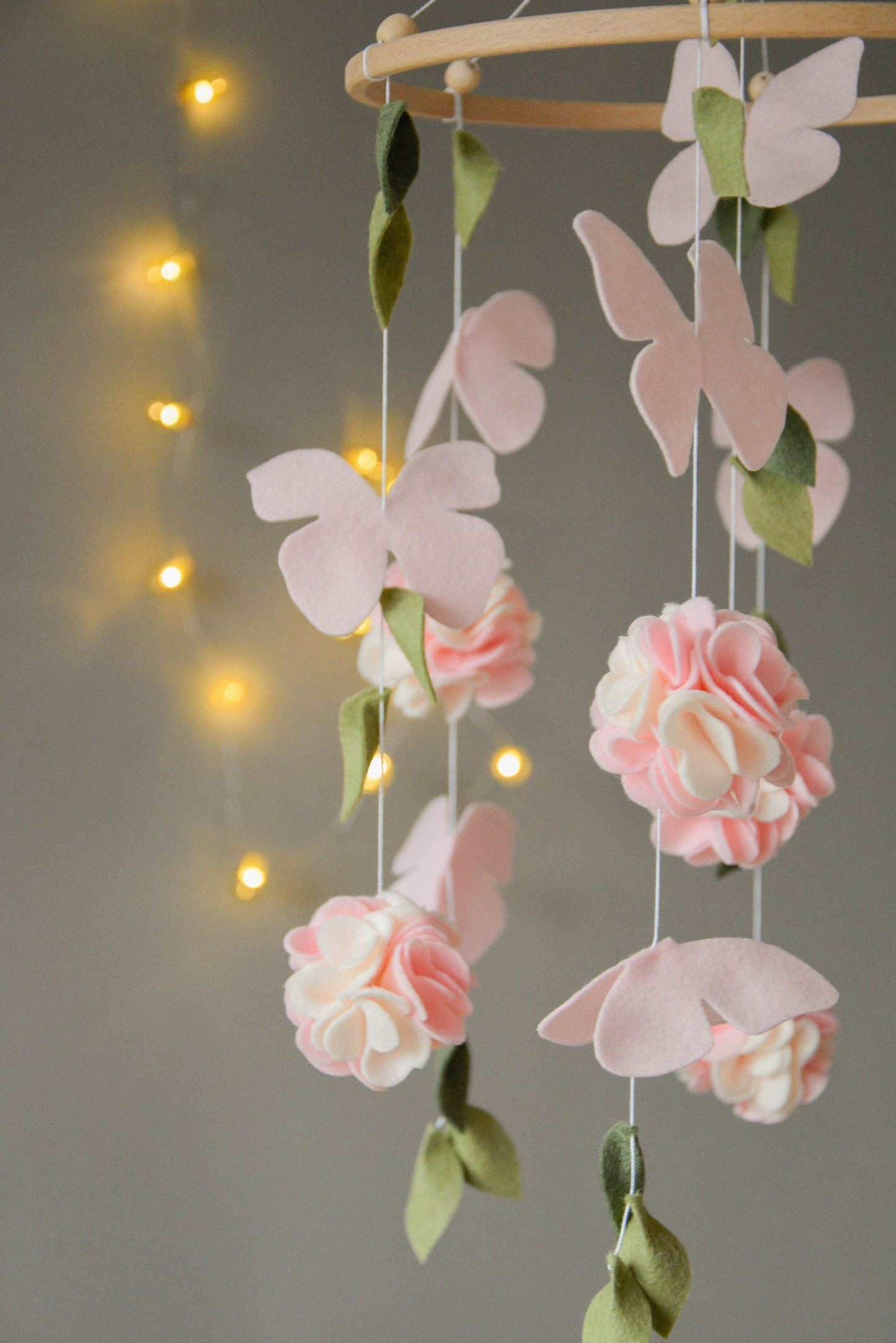 Floral mobile with flower, butterfly and leaves - Minidreams Decor