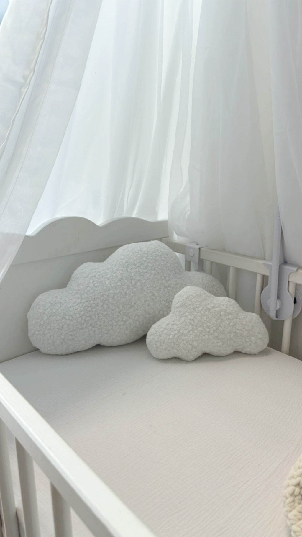Boucle cloud pillow - Minidreams Decor