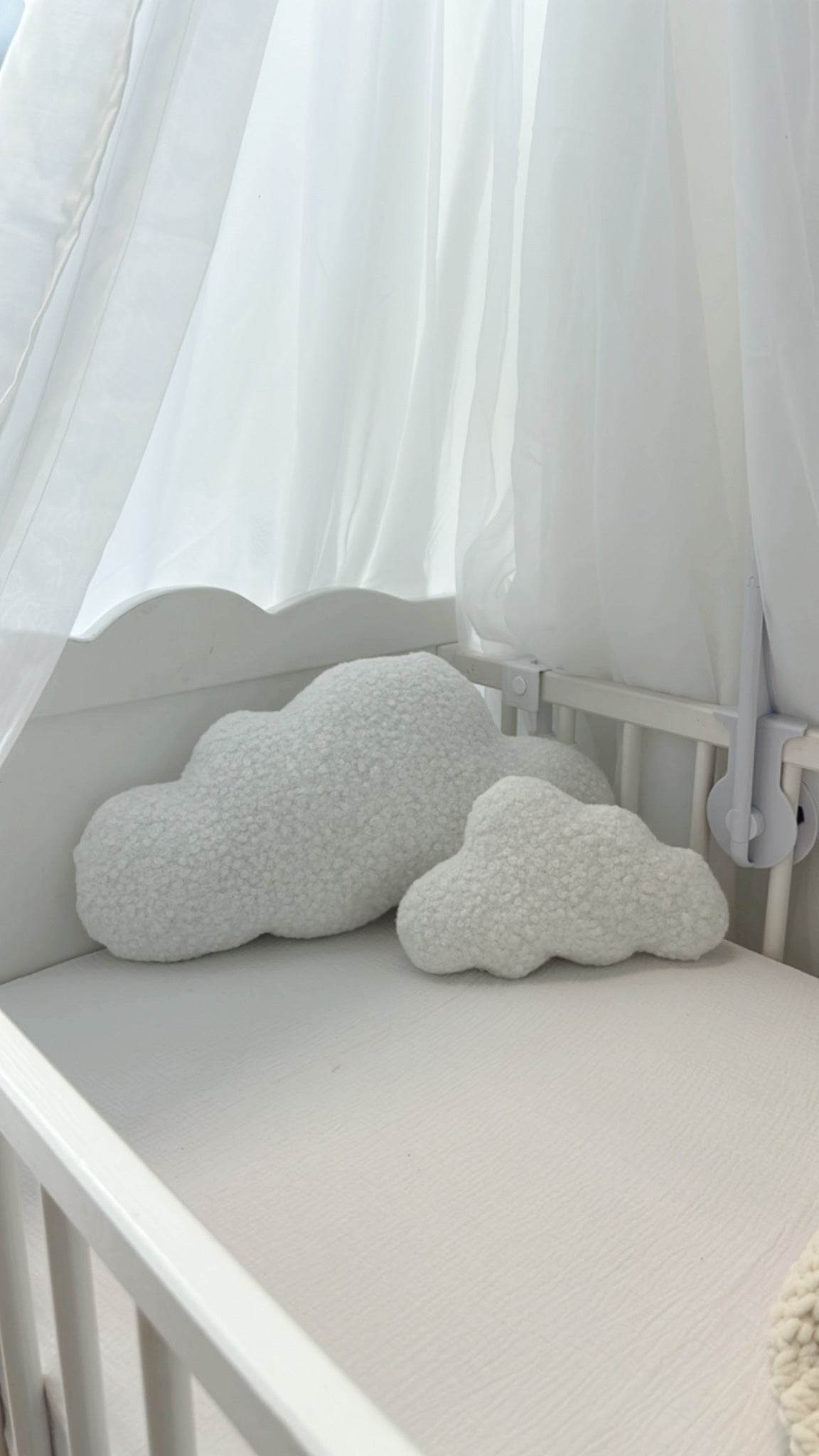 Boucle cloud pillow - Minidreams Decor