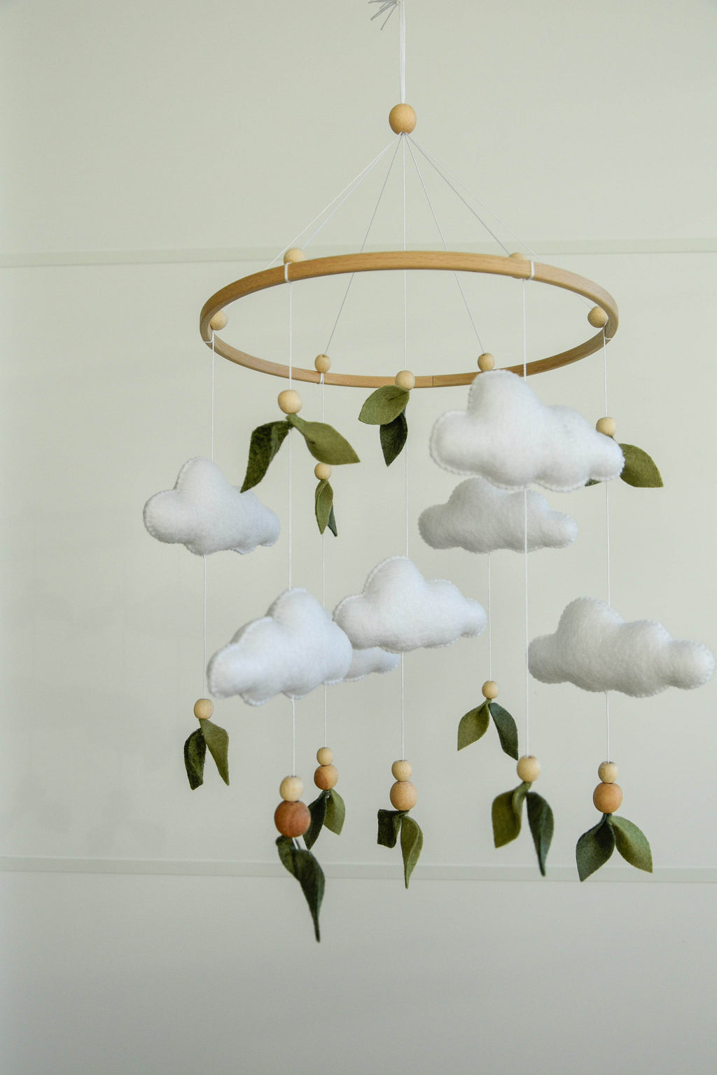 Floral mobile with leaves wooden beads and clouds - Minidreams Decor
