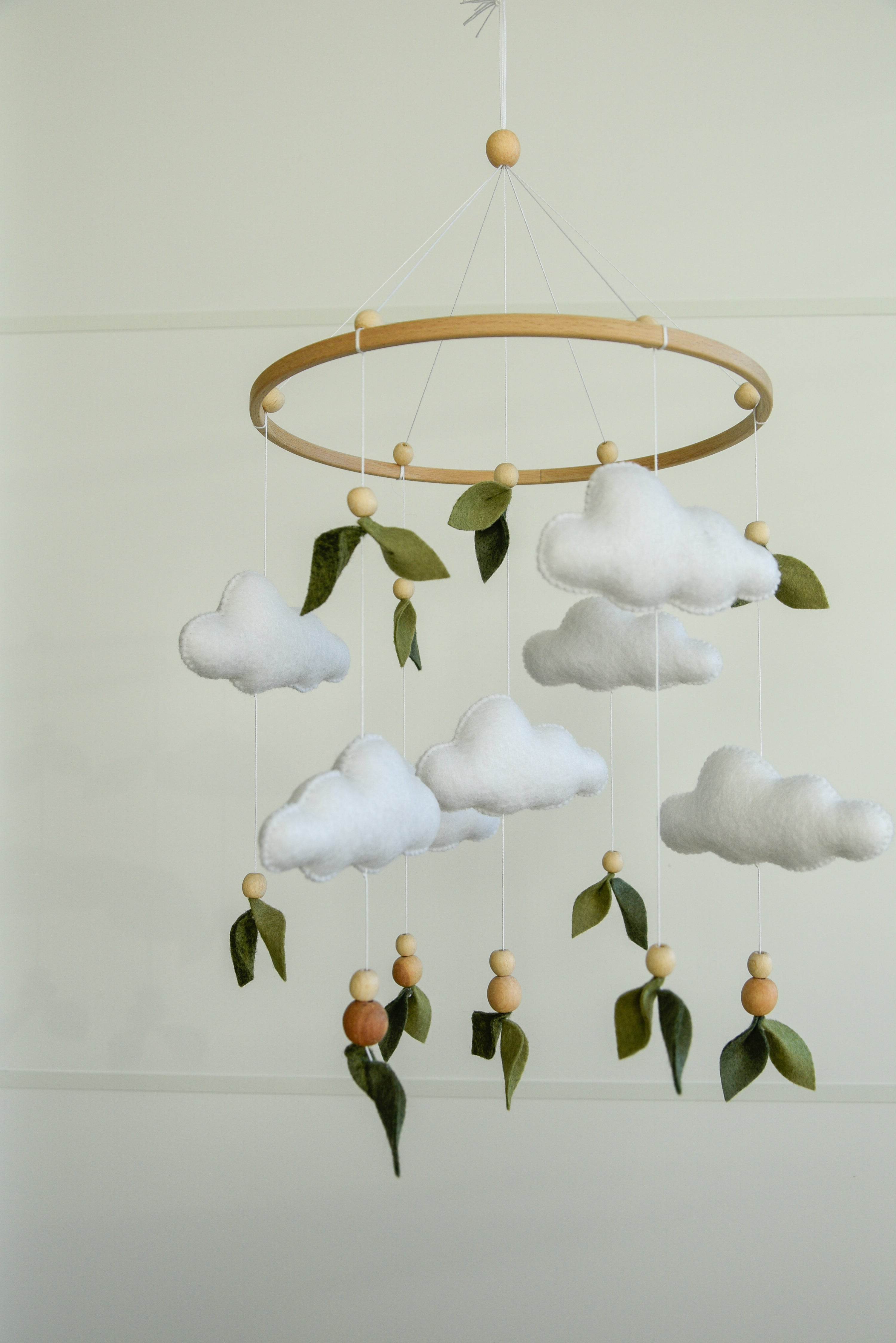 Floral mobile with leaves wooden beads and clouds - Minidreams Decor