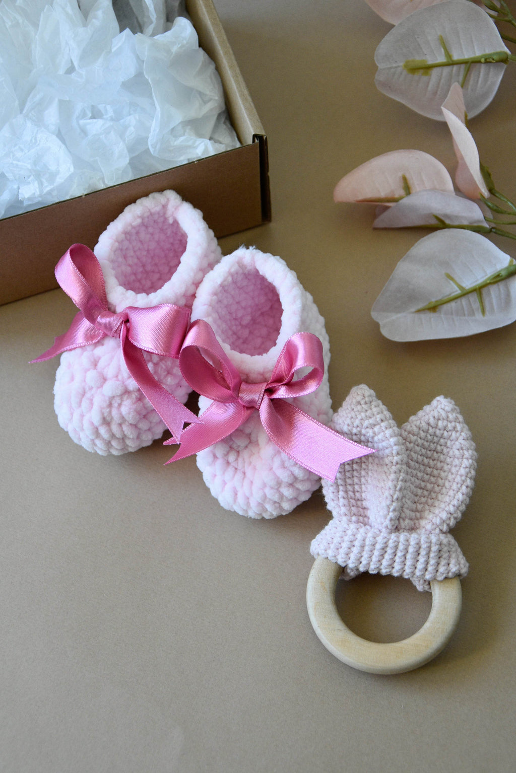 Baby Gift Box With Boots & Teether - Minidreams Decor