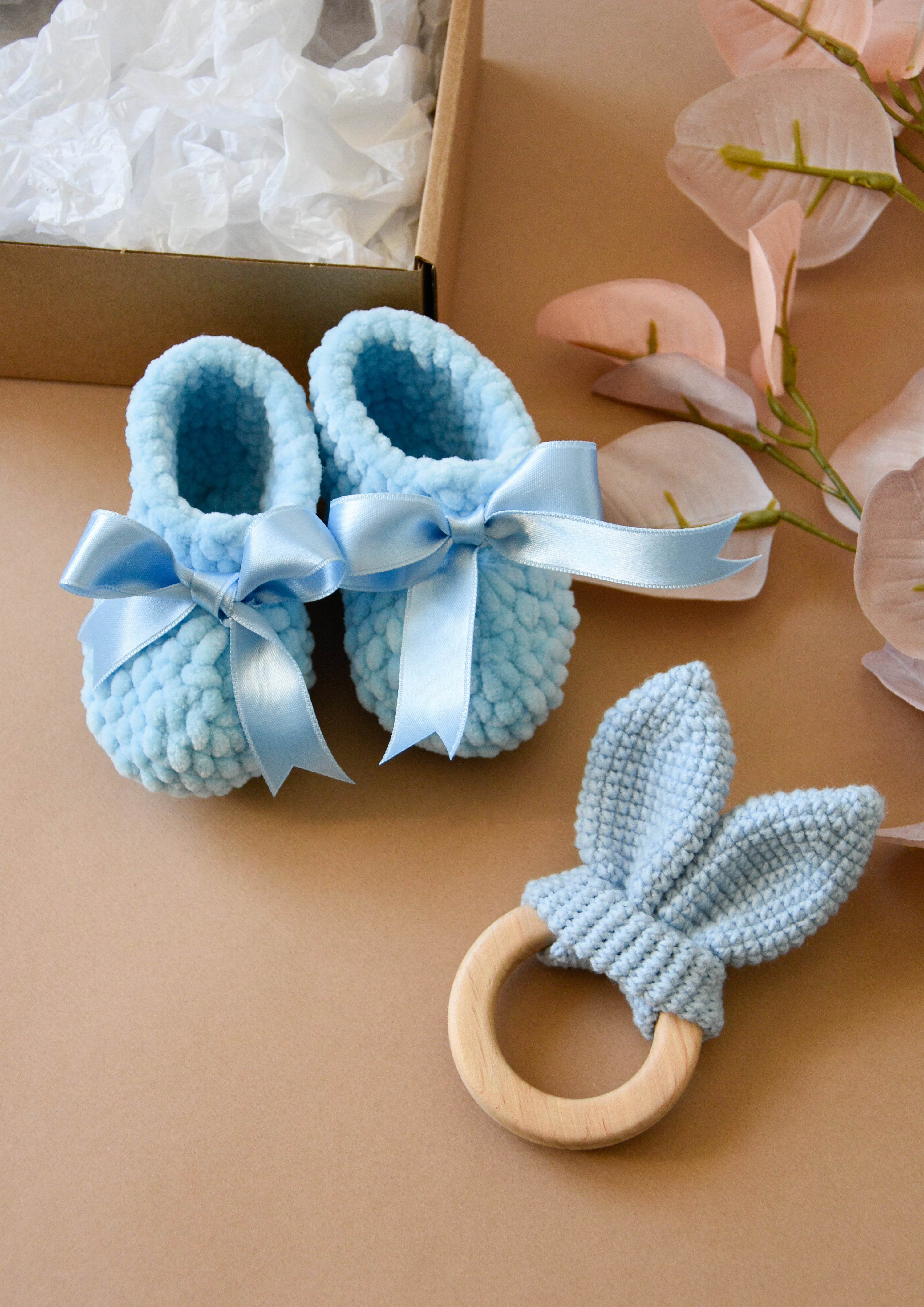 Baby Gift Box With Boots & Teether - Minidreams Decor