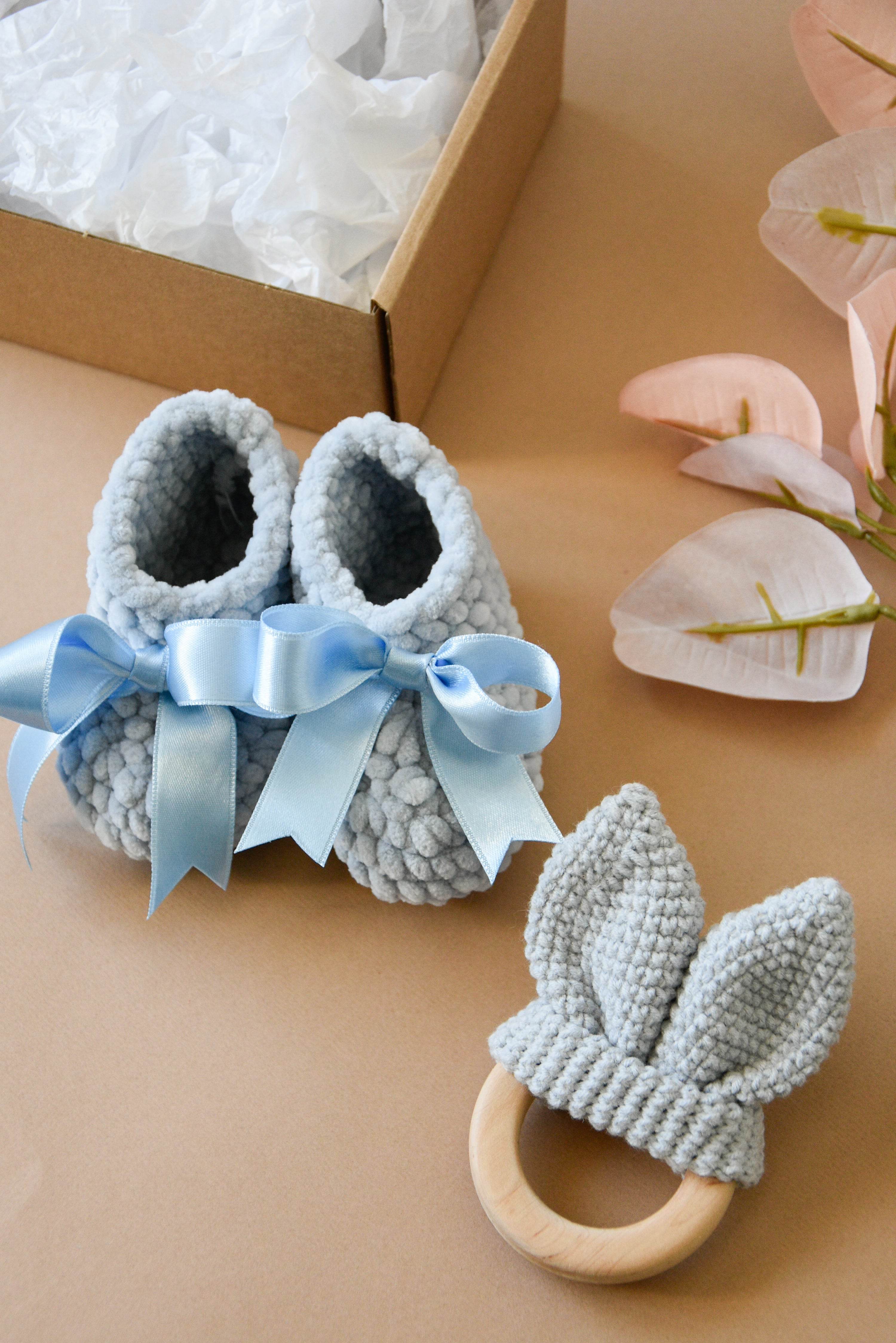 Baby Gift Box With Boots & Teether - Minidreams Decor