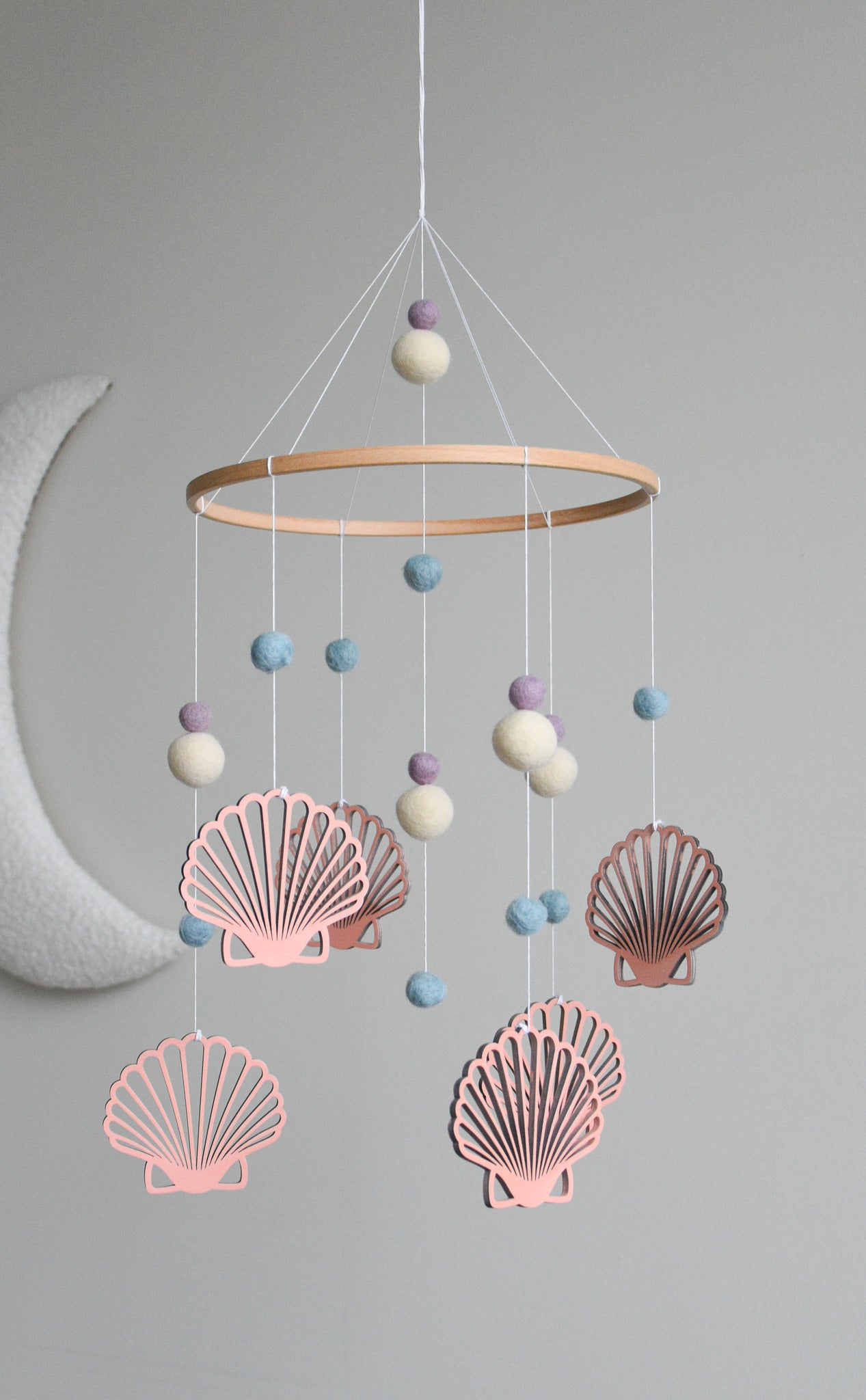 Seashell baby nursery mobile