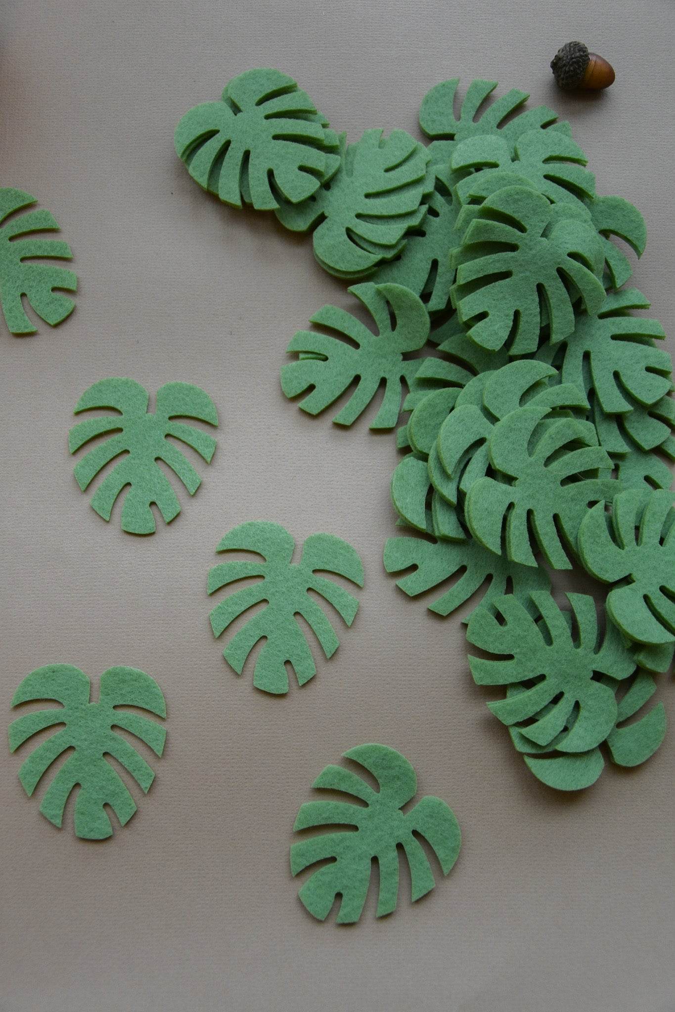 Tropical leaves - Pack of 10 leaves - Monstera Leaf - Laser Cut - Minidreams Decor