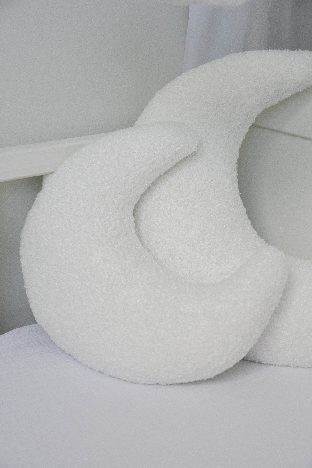 Boucle moon pillow - Minidreams Decor