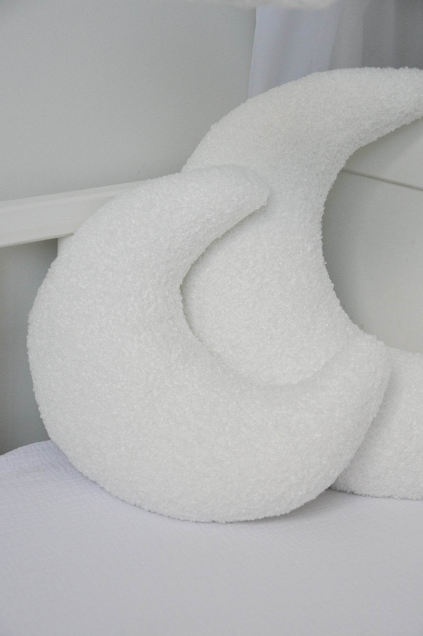 Boucle moon pillow - Minidreams Decor