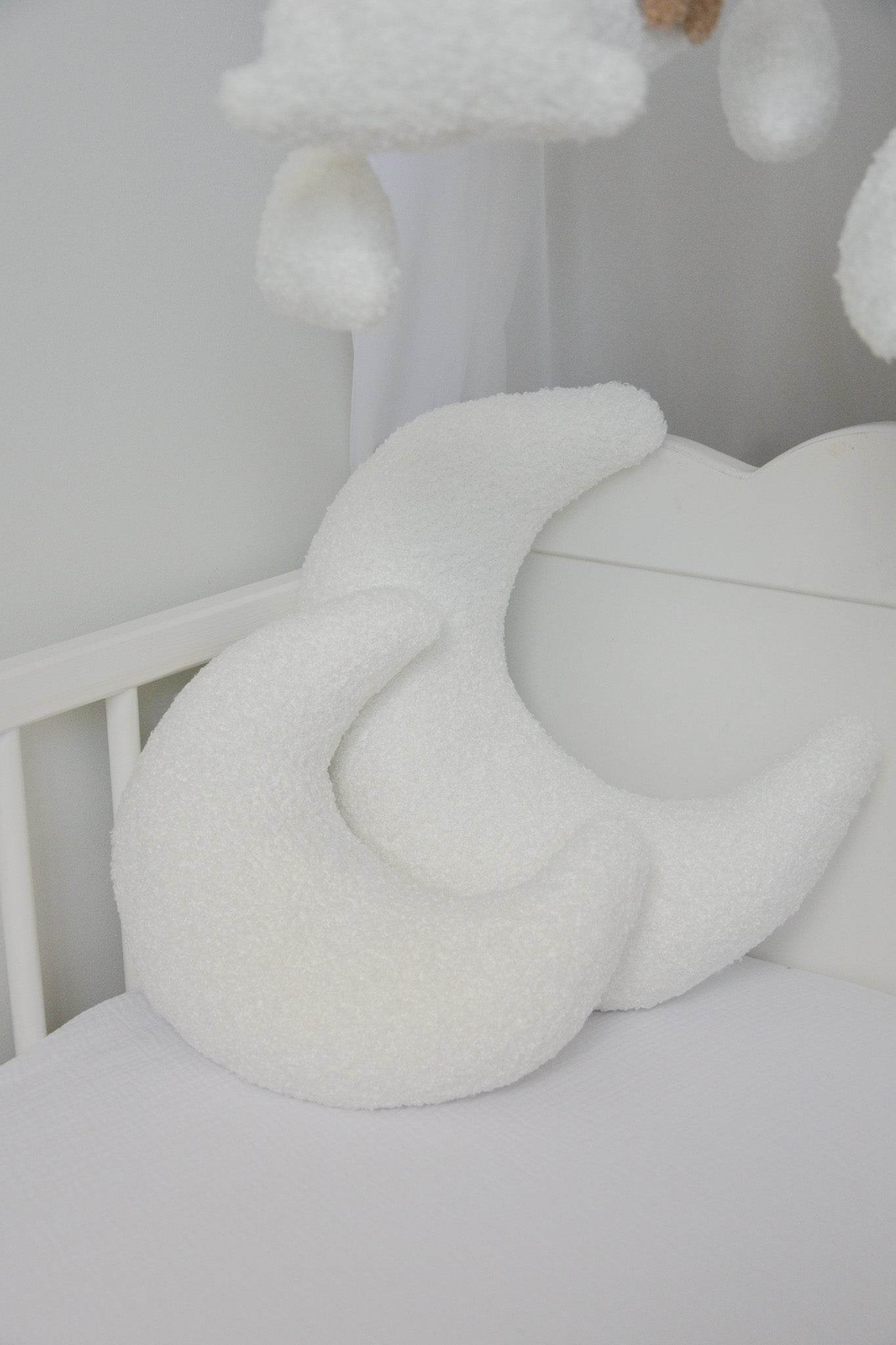 Boucle moon pillow - Minidreams Decor