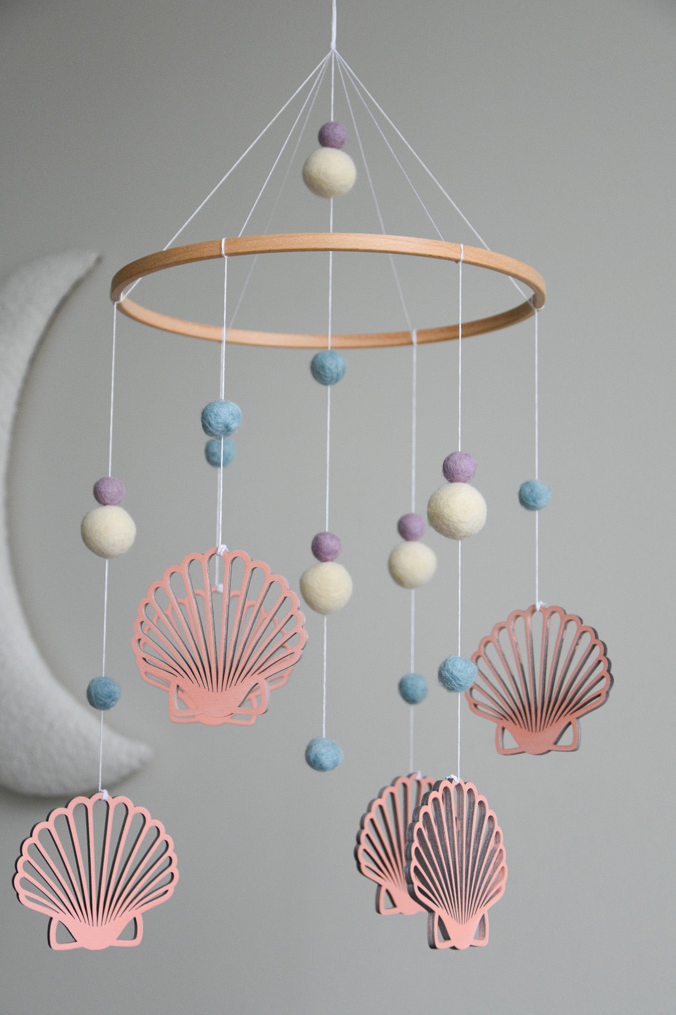 Seashell baby nursery mobile