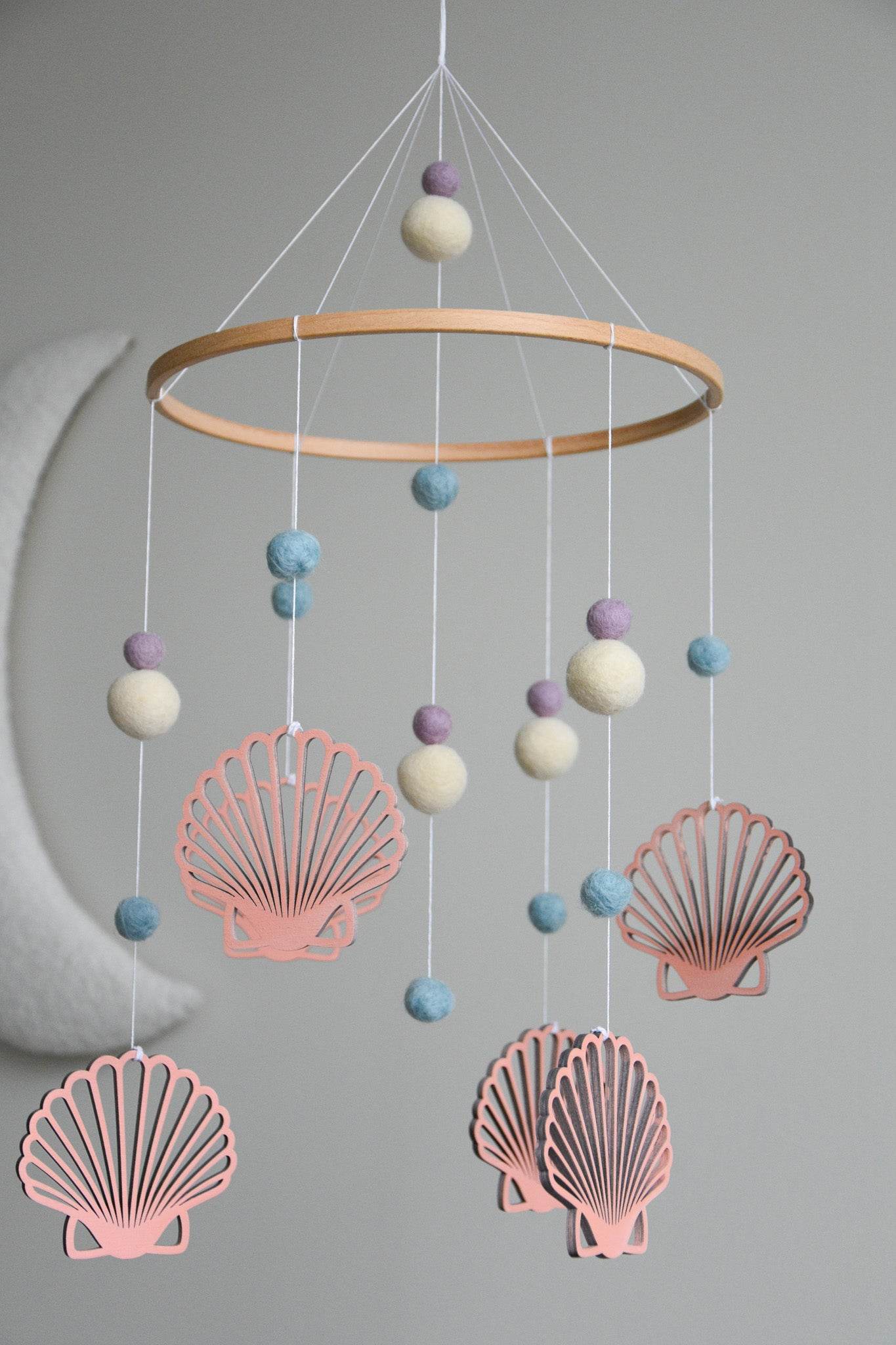 Seashell baby nursery mobile - Minidreams Decor