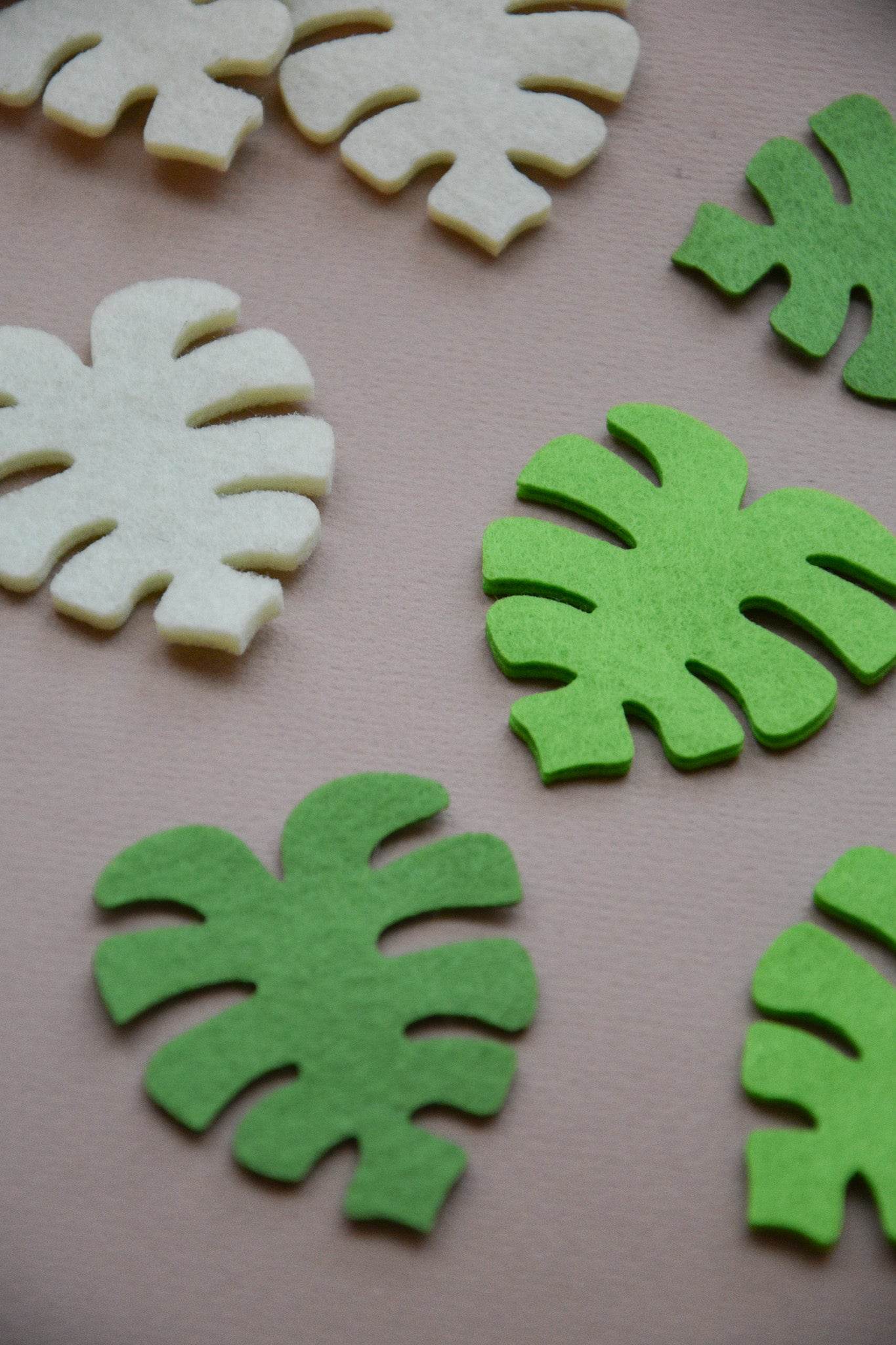 Tropical leaves - Pack of 10 leaves - Monstera Leaf - Laser Cut - Minidreams Decor