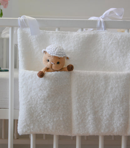 Boucle Crib pocket organizer