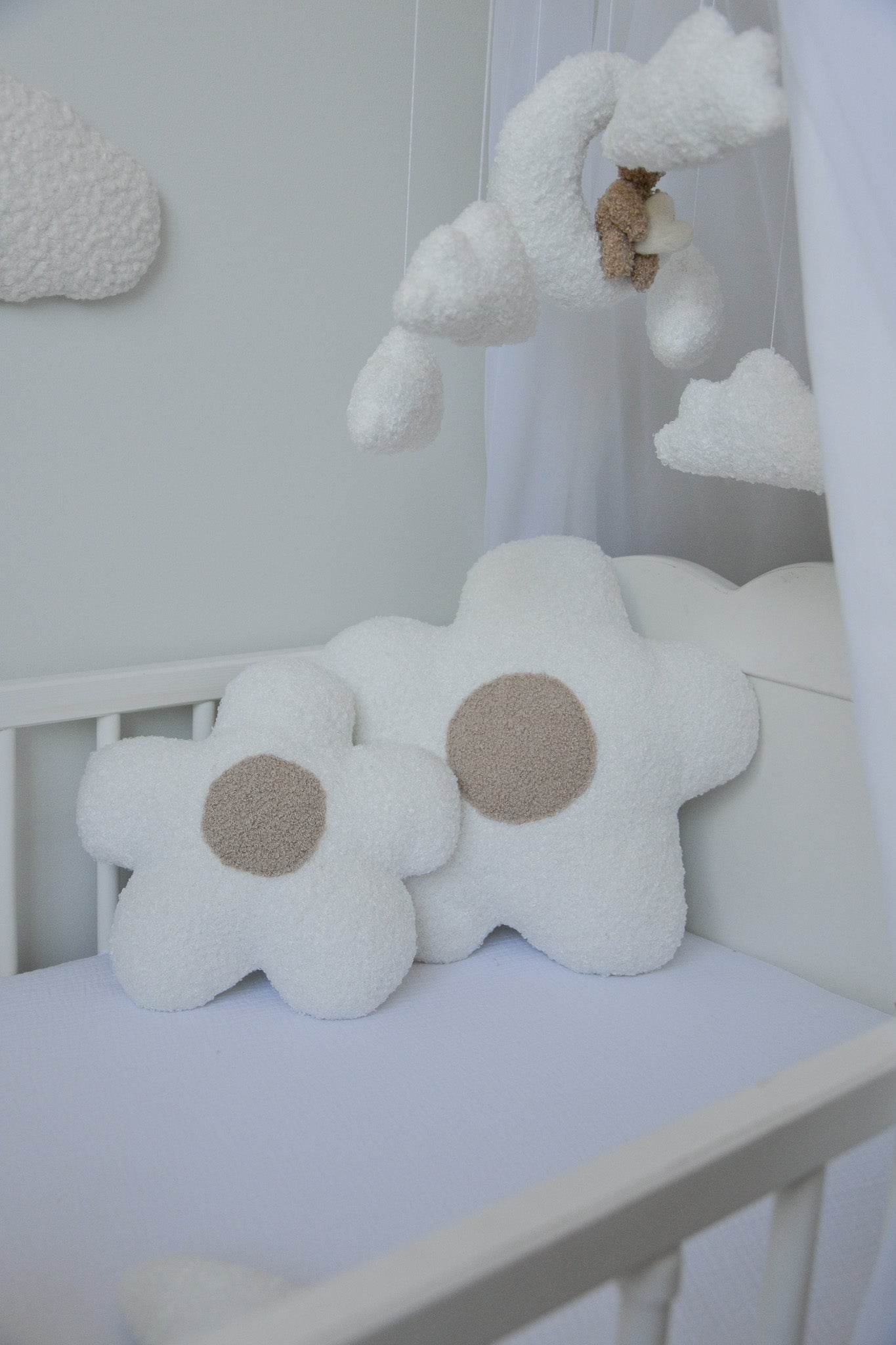 Boucle flower pillow - Minidreams Decor