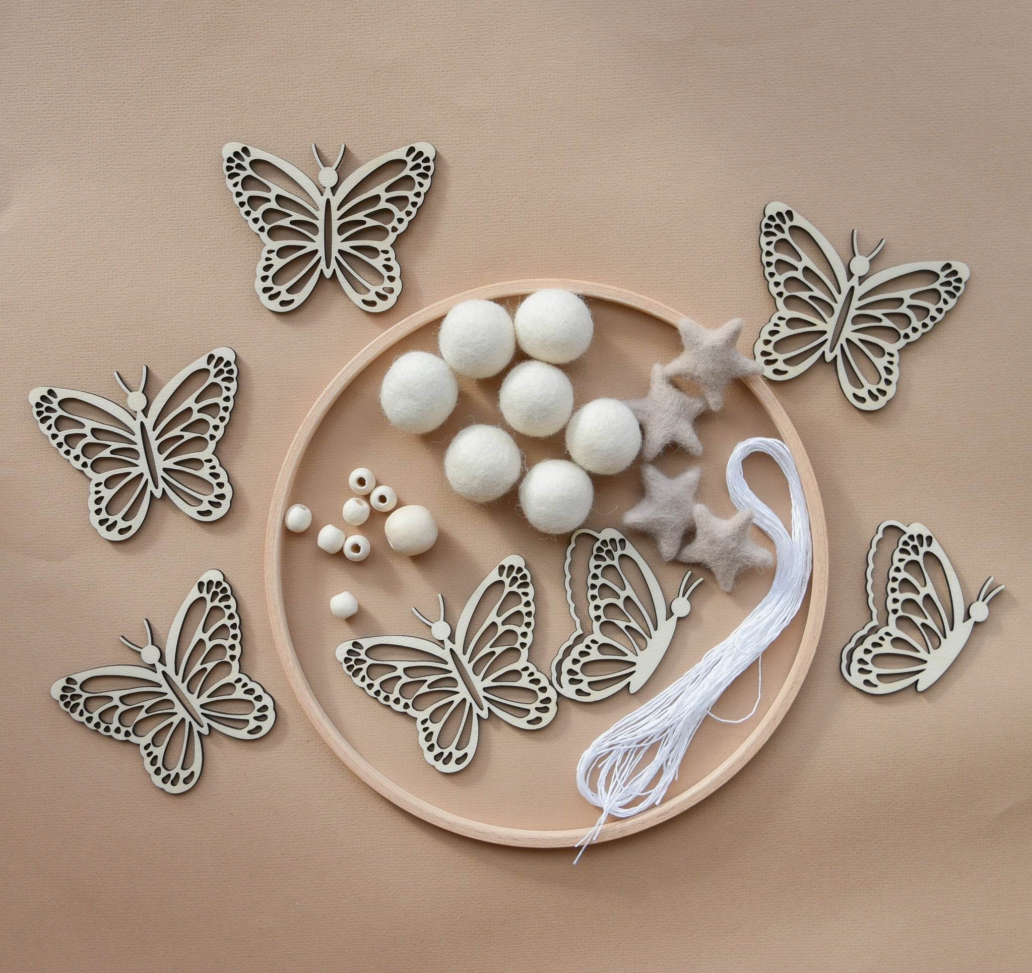 DIY Make your own butterflies baby mobile - Minidreams Decor