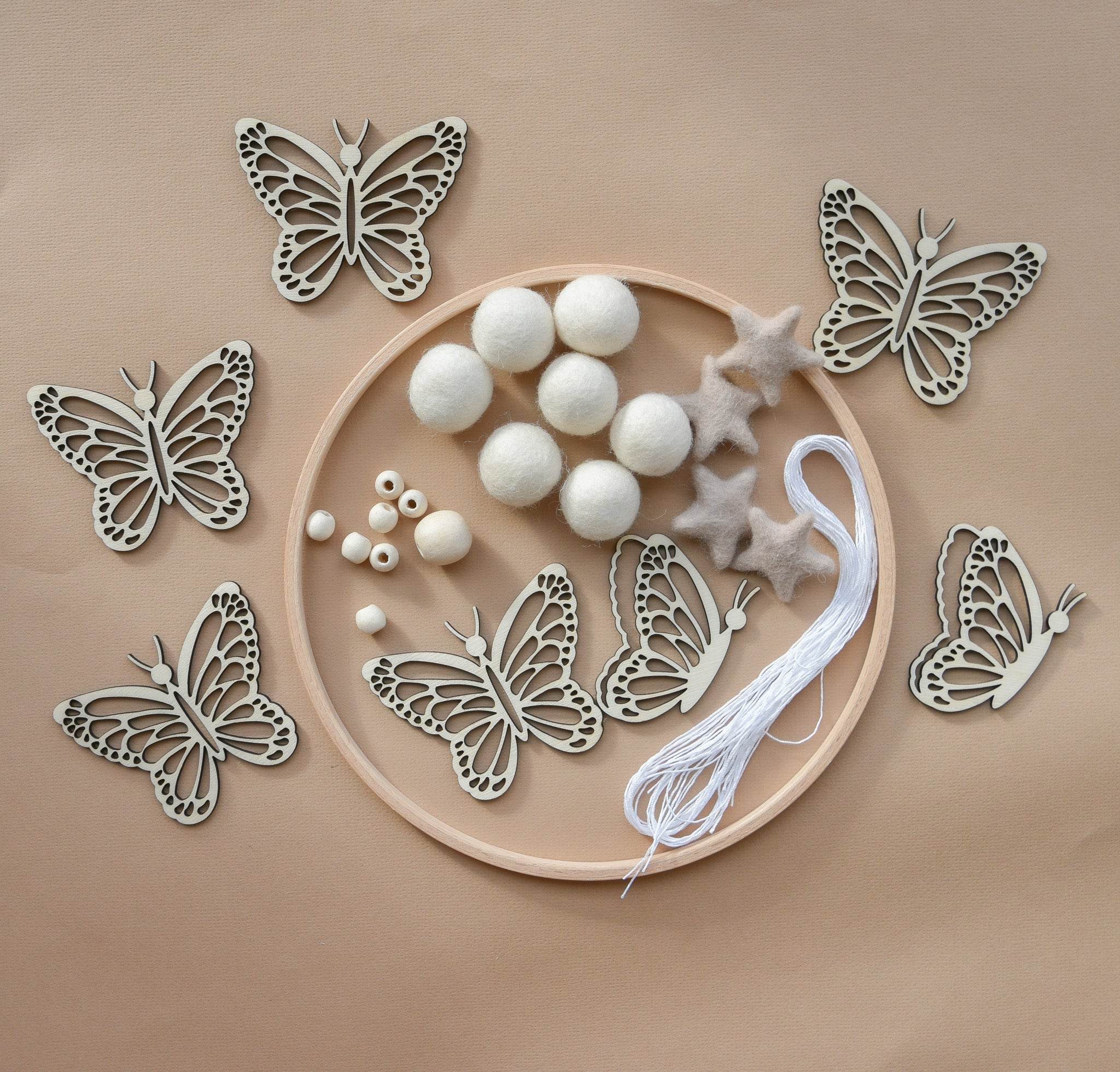 DIY Make your own butterflies baby mobile - Minidreams Decor