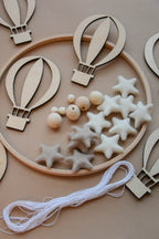 DIY Make your own air balloons baby mobile - Minidreams Decor