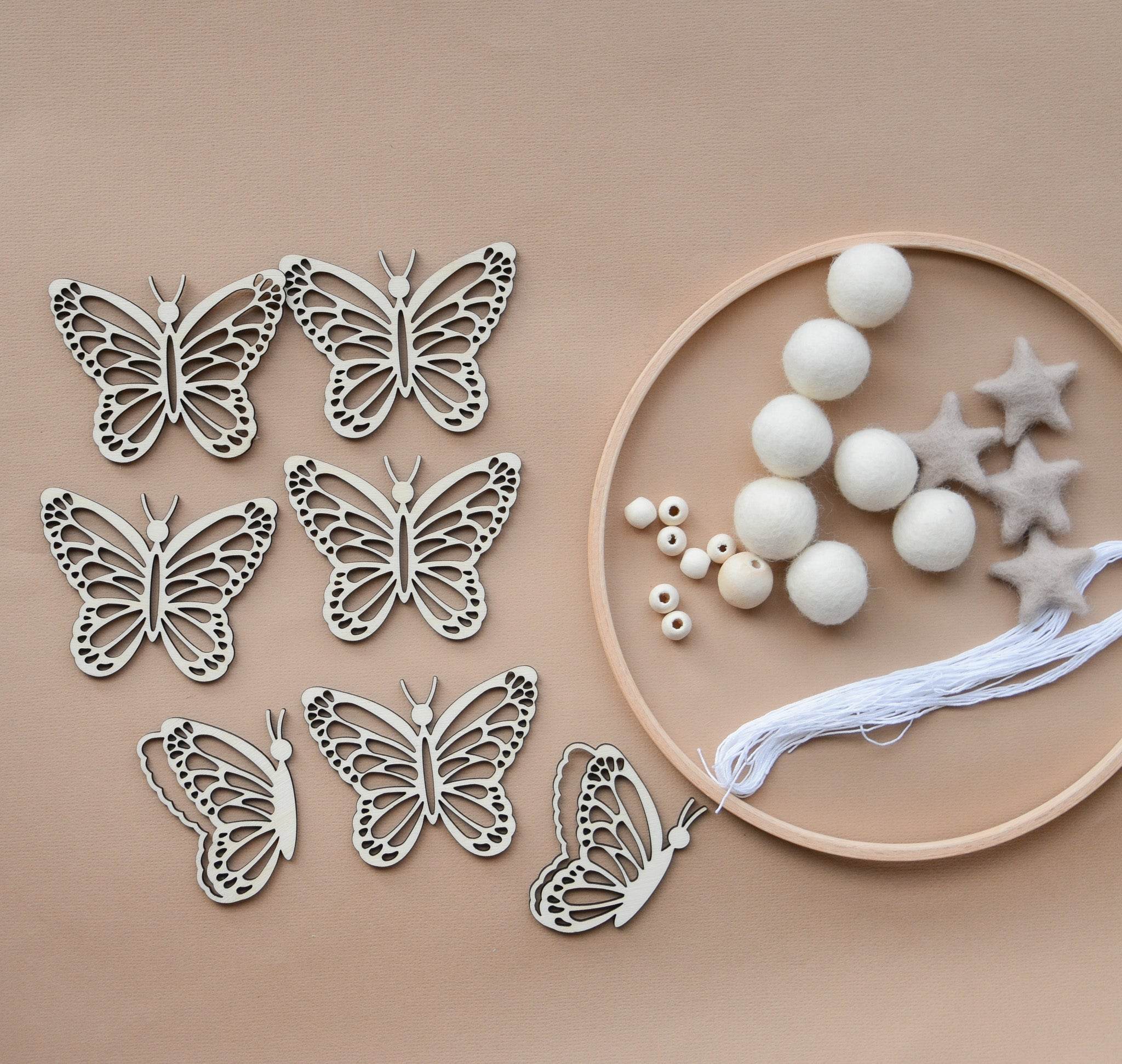 DIY Make your own butterflies baby mobile - Minidreams Decor