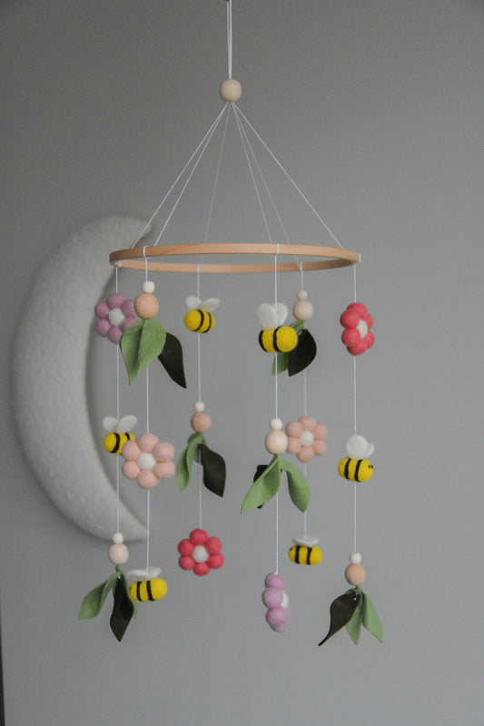 Floral-Themed Bees & Flowers Baby crib Mobile