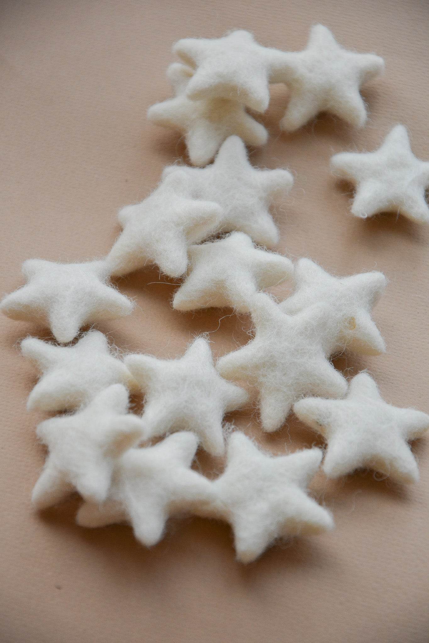 35mm 100% Wool Felt Stars - Set of 10 pcs - 93 different colors - Minidreams Decor