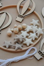 DIY Make your own air balloons baby mobile - Minidreams Decor