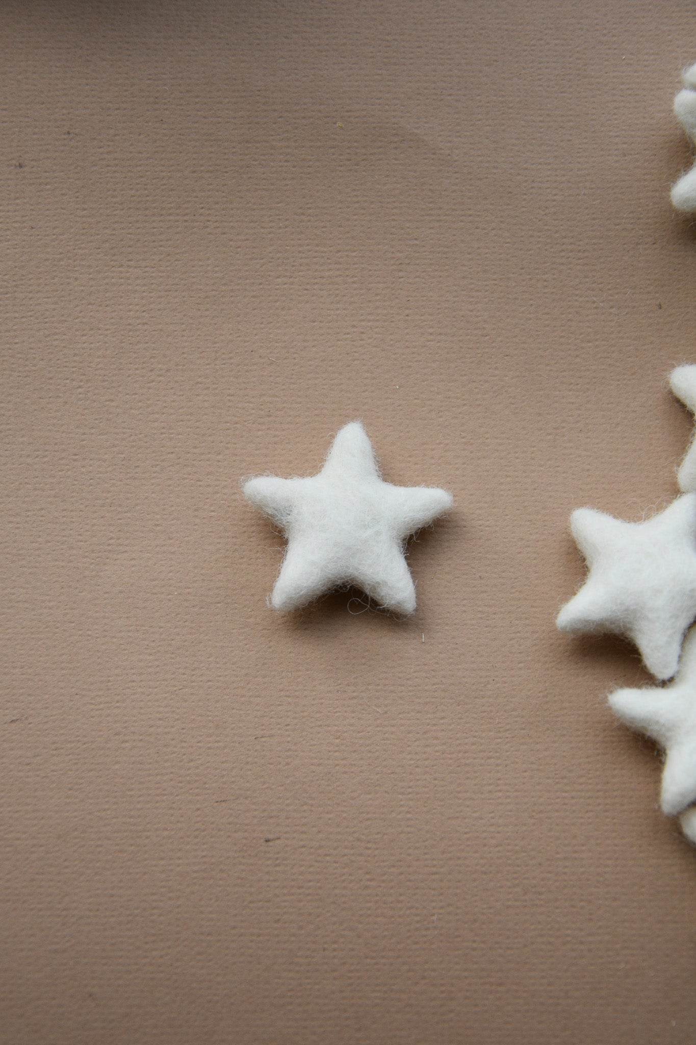 35mm 100% Wool Felt Stars - Set of 10 pcs - 93 different colors - Minidreams Decor