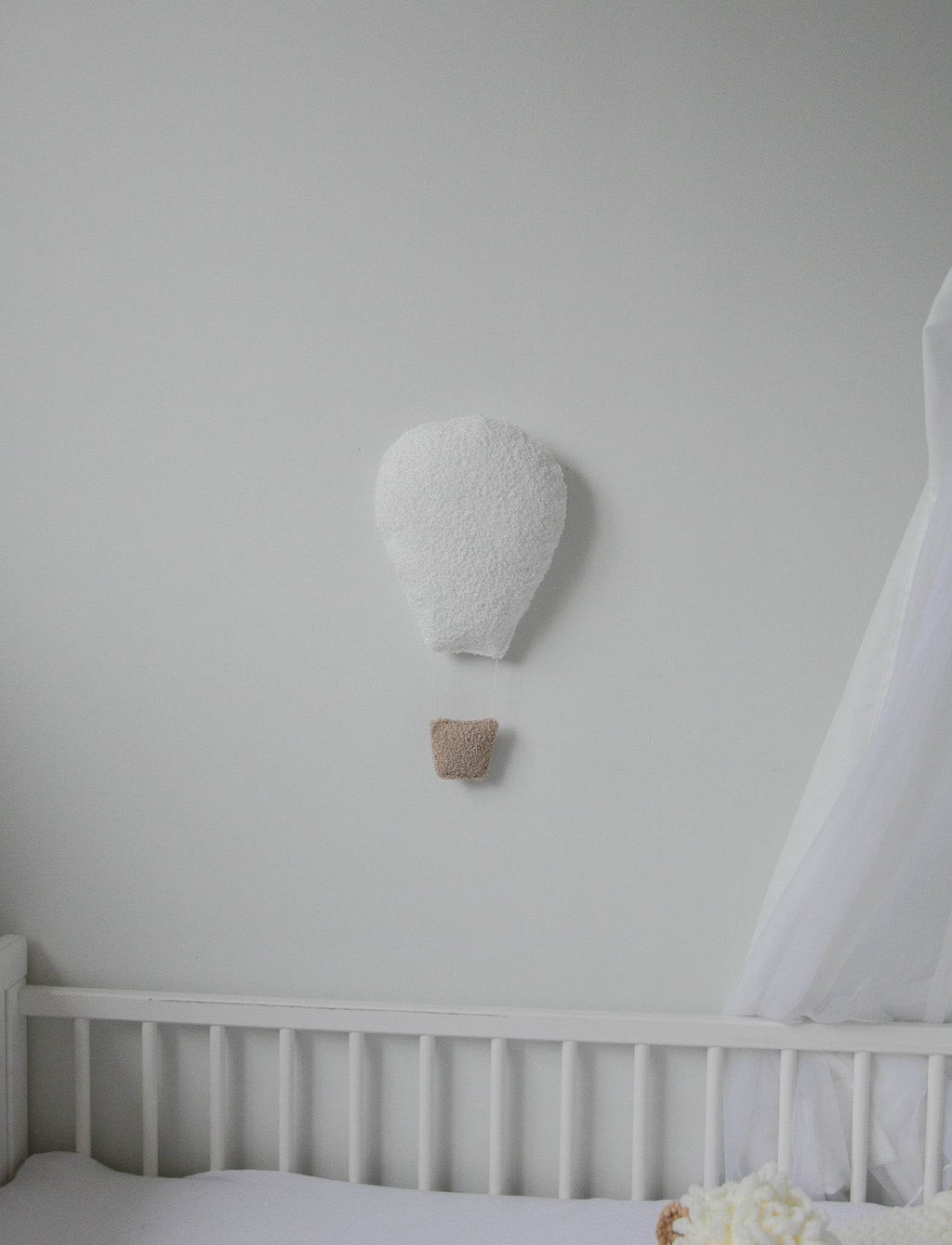 Boucle hot air balloon wall decoration set - Minidreams Decor