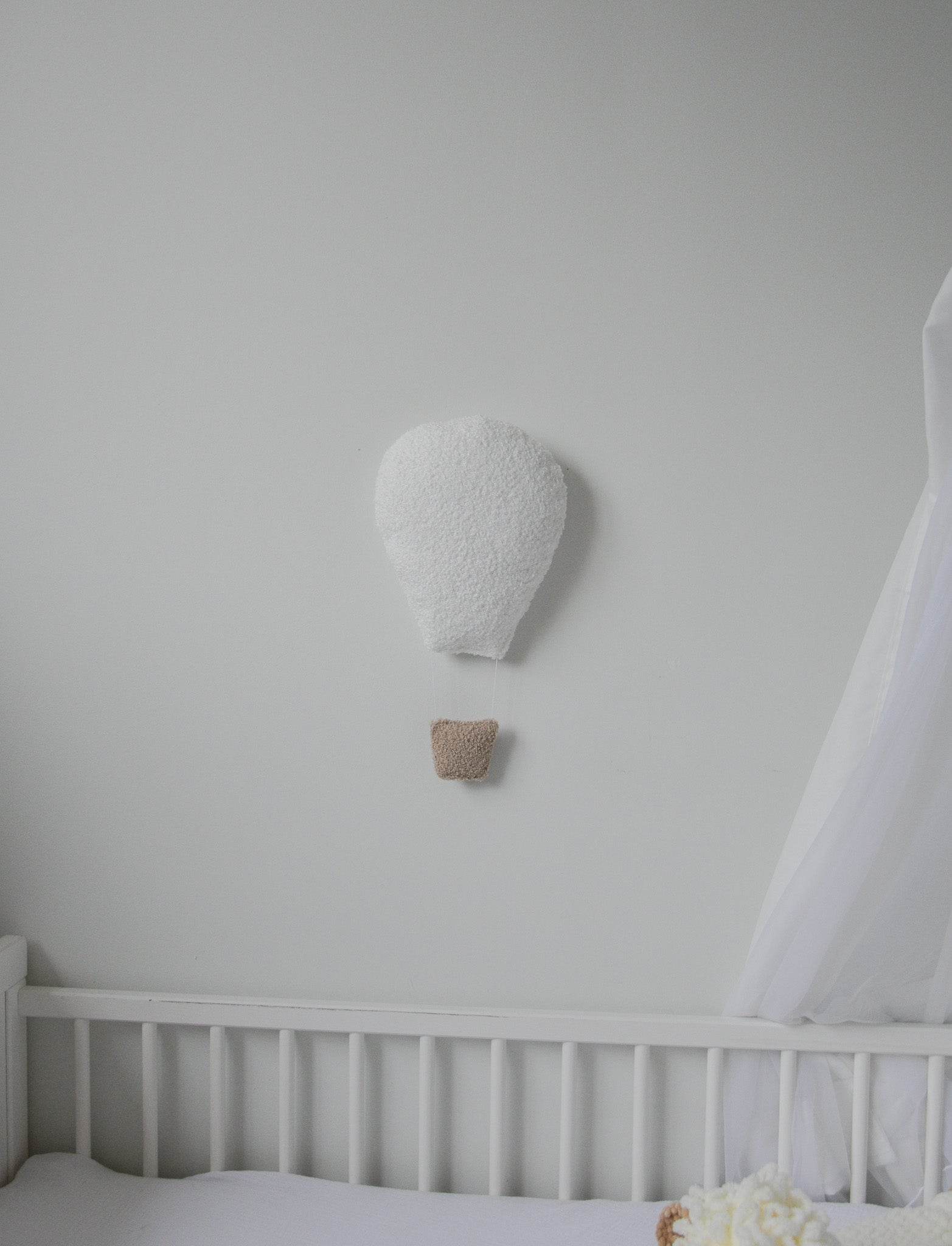 Boucle hot air balloon wall decoration set - Minidreams Decor