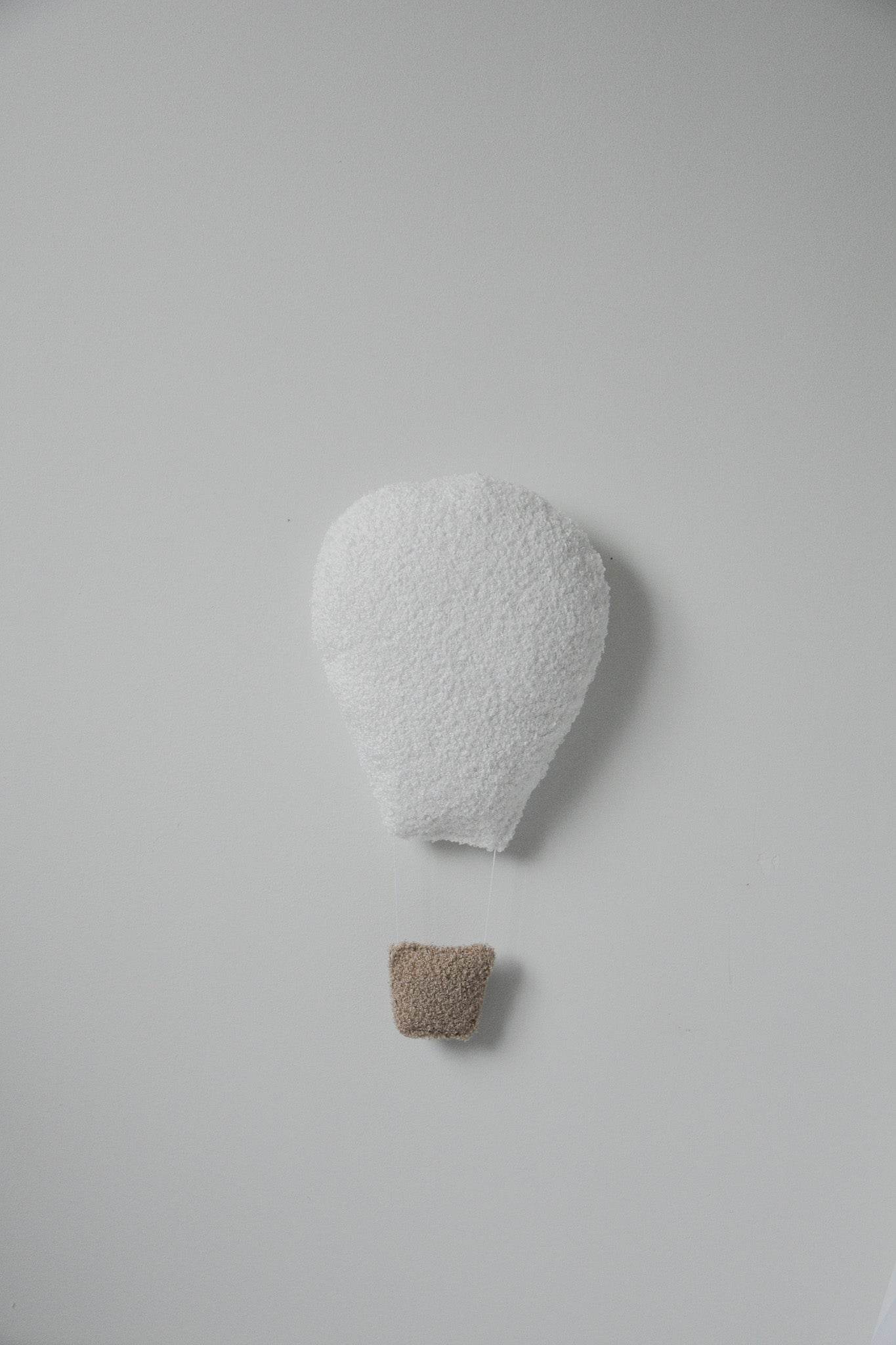 Boucle hot air balloon wall decoration set - Minidreams Decor