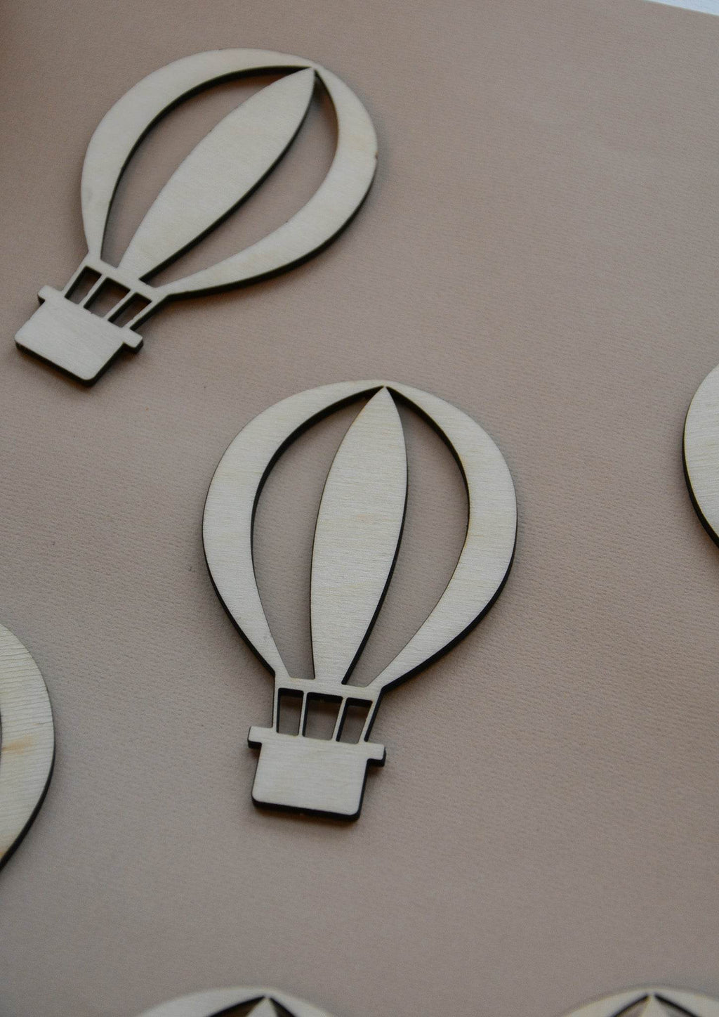 Wooden Air Balloon for Crafts - Natural wood Laser Cut - Wall Decorations - Minidreams Decor