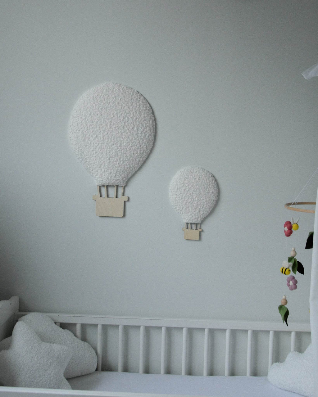 Boucle hot air balloon wall decor - Minidreams Decor