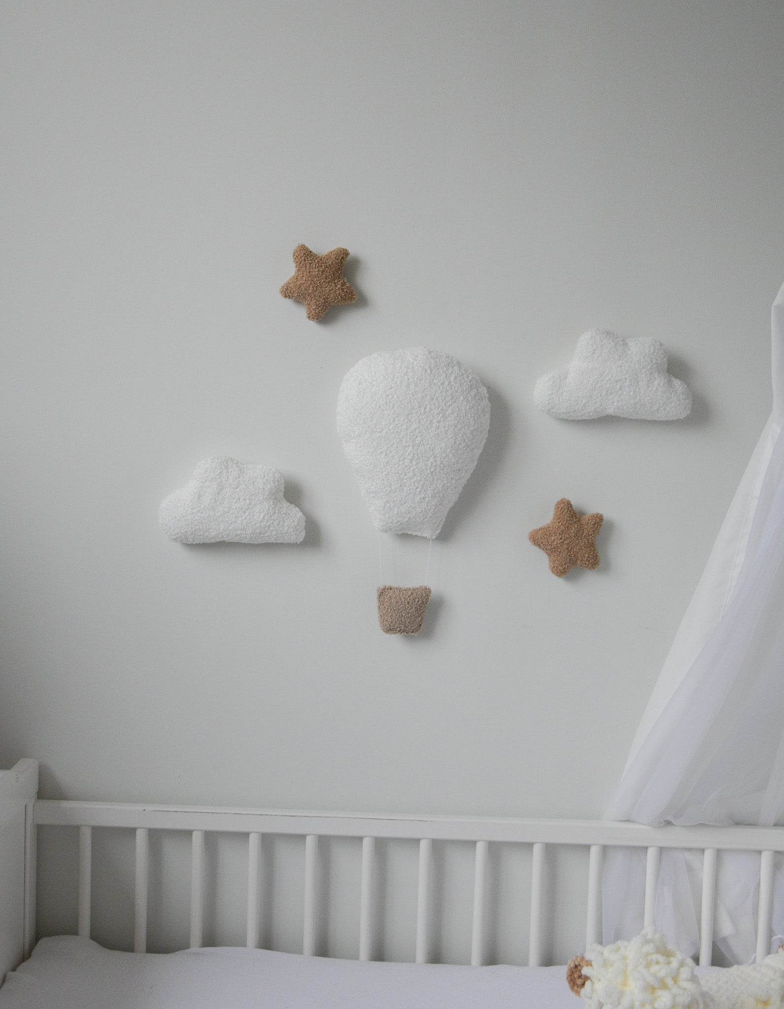 Boucle hot air balloon wall decoration set - Minidreams Decor