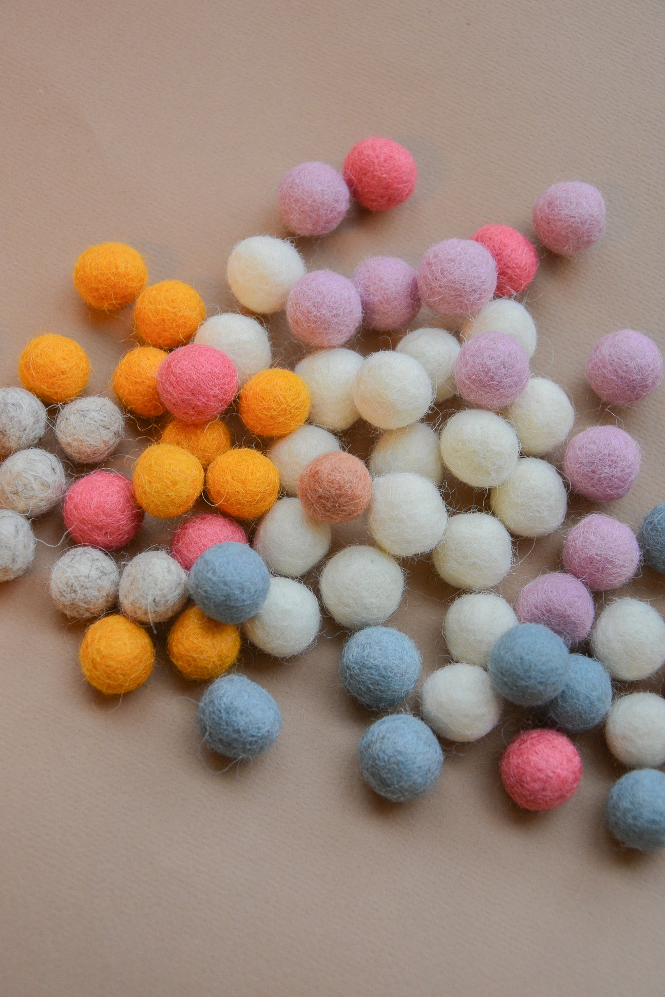 15mm/1.5cm 100% Wool Felt Beads