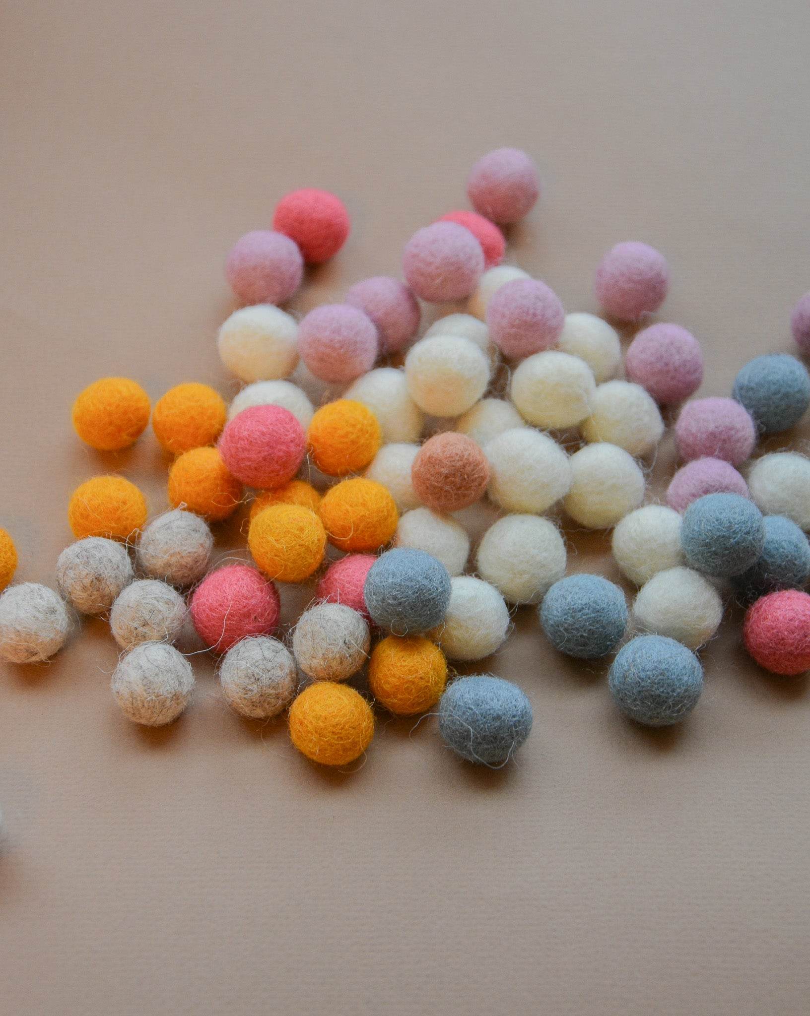 30mm/3cm 100% Wool Felt Beads - Minidreams Decor