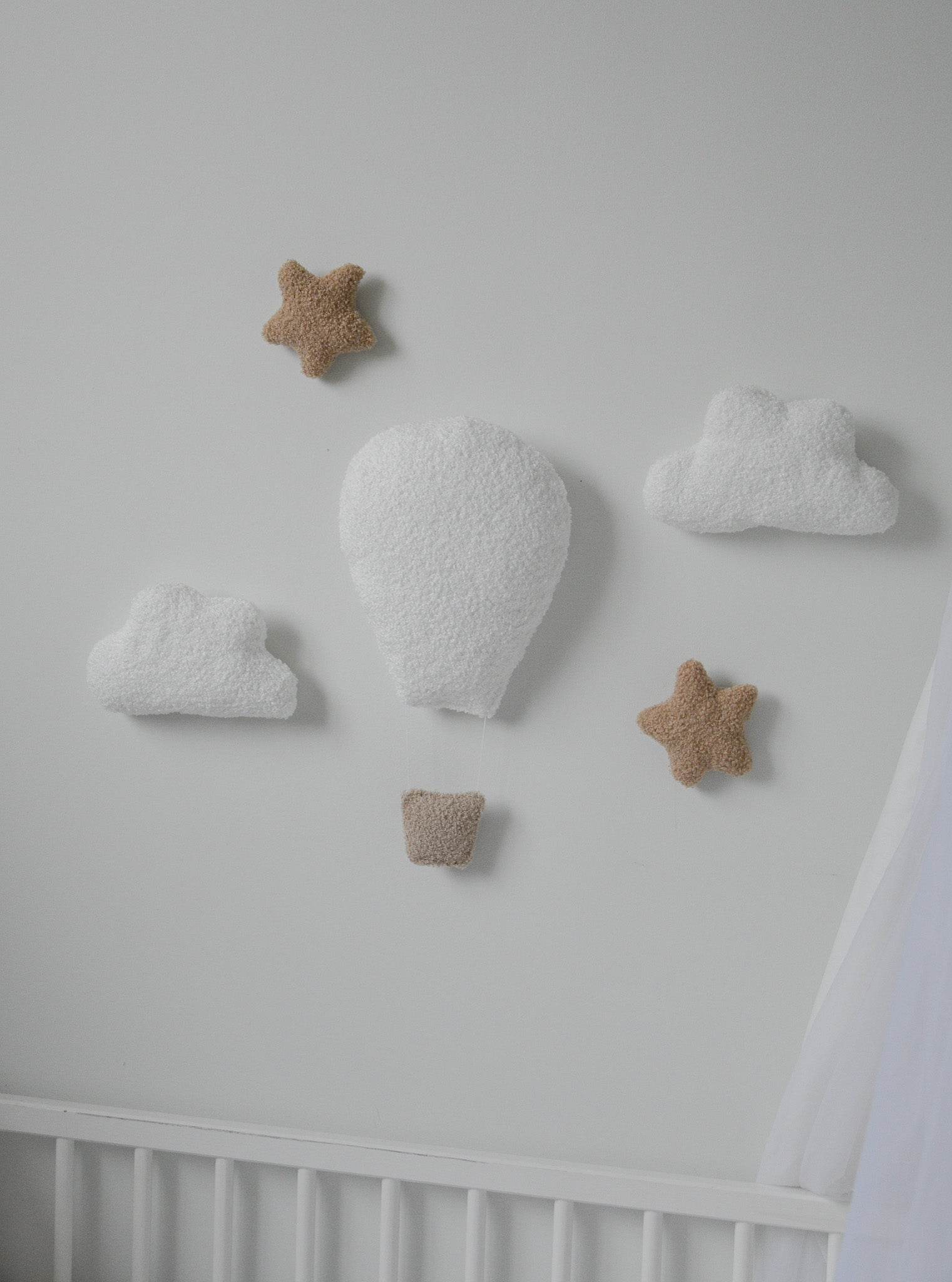 Boucle hot air balloon wall decoration set - Minidreams Decor