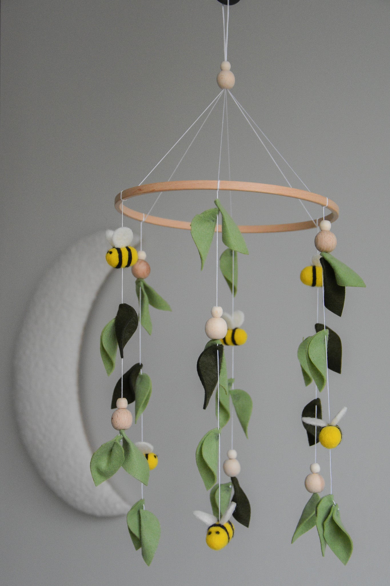 Floral-Themed Bees Baby crib Mobile