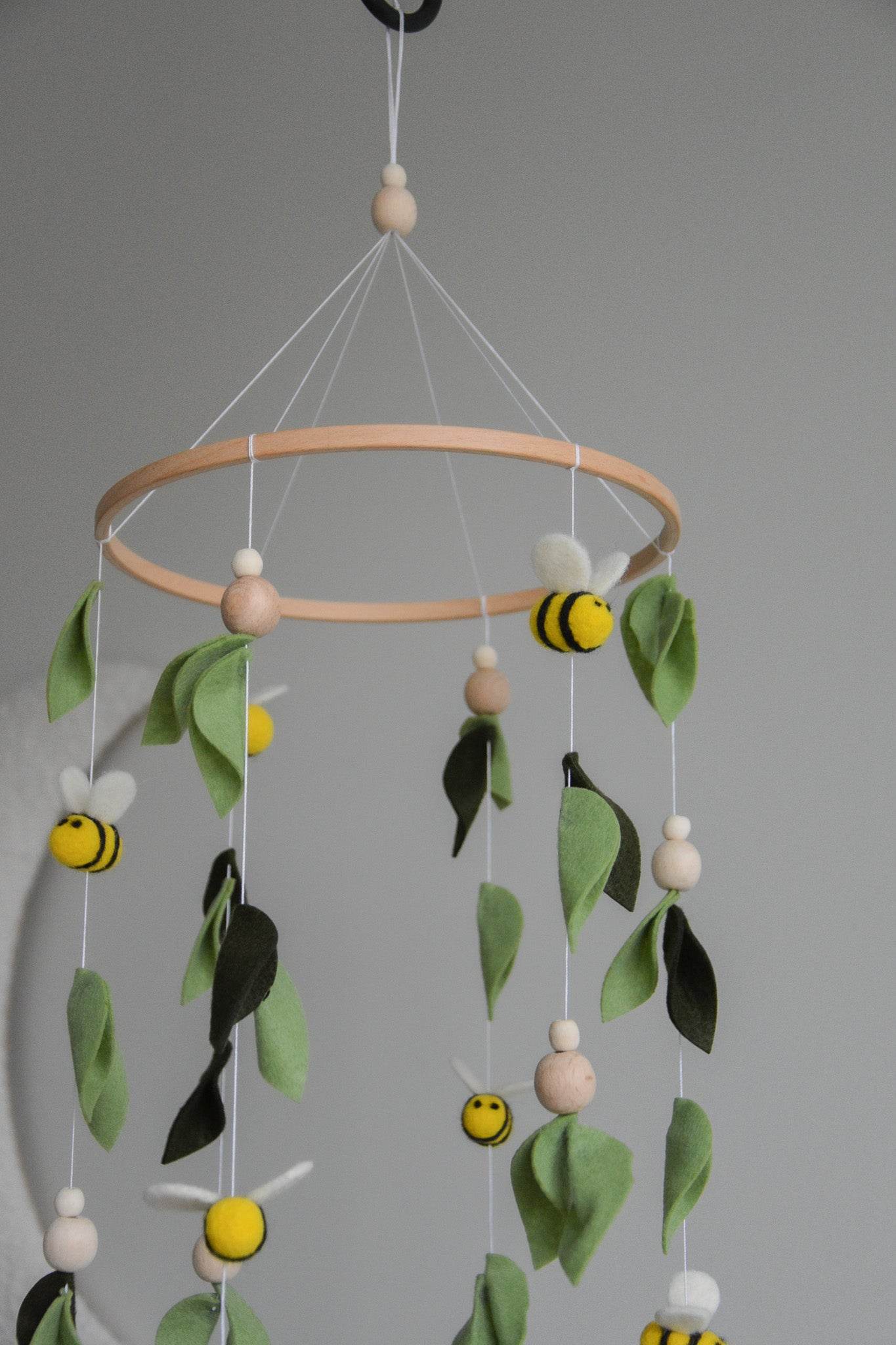 Floral-Themed Bees Baby crib Mobile - Minidreams Decor