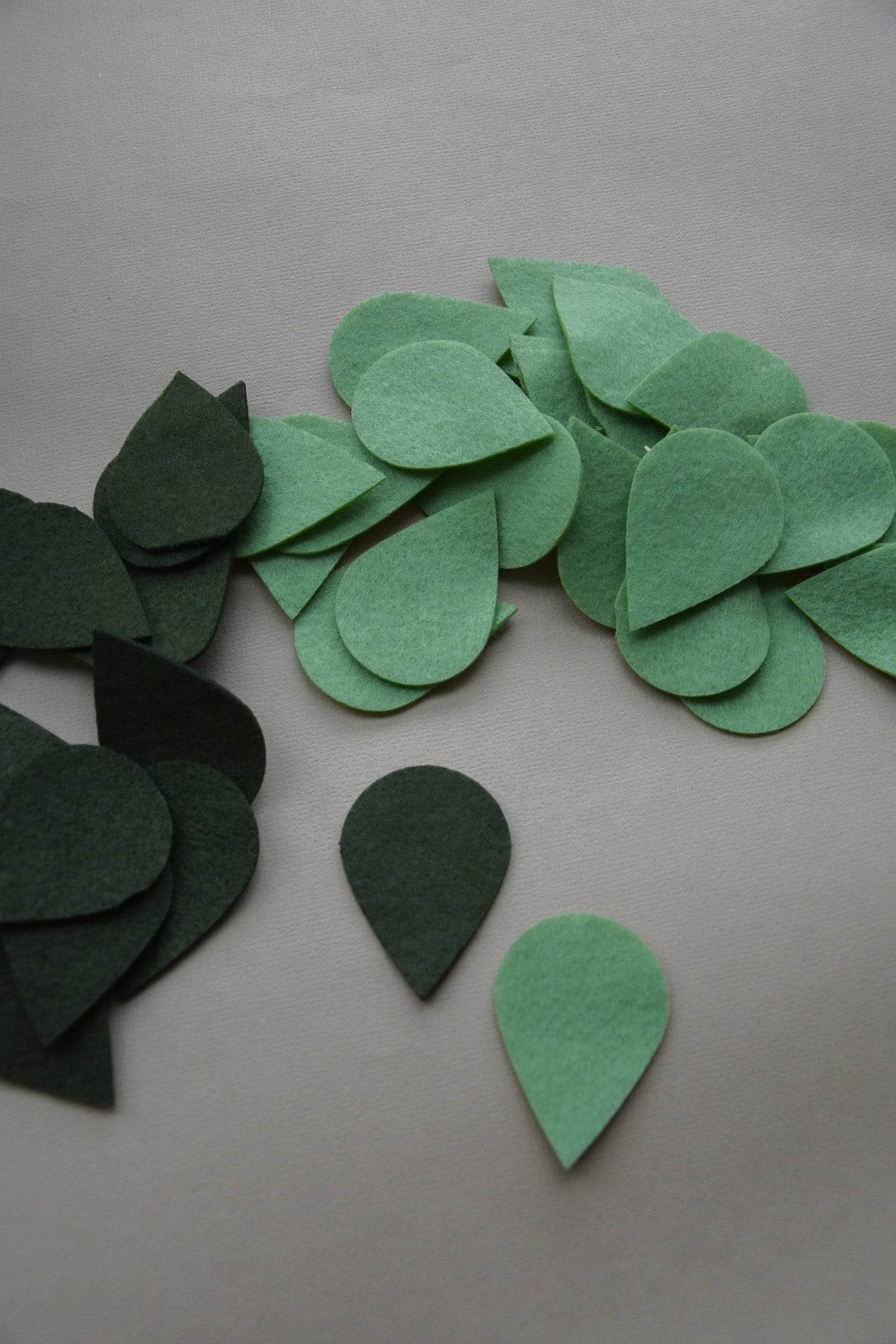 Forest style leaves - Pack of 10 leaves - Fall Leaf - Laser Cut - Minidreams Decor