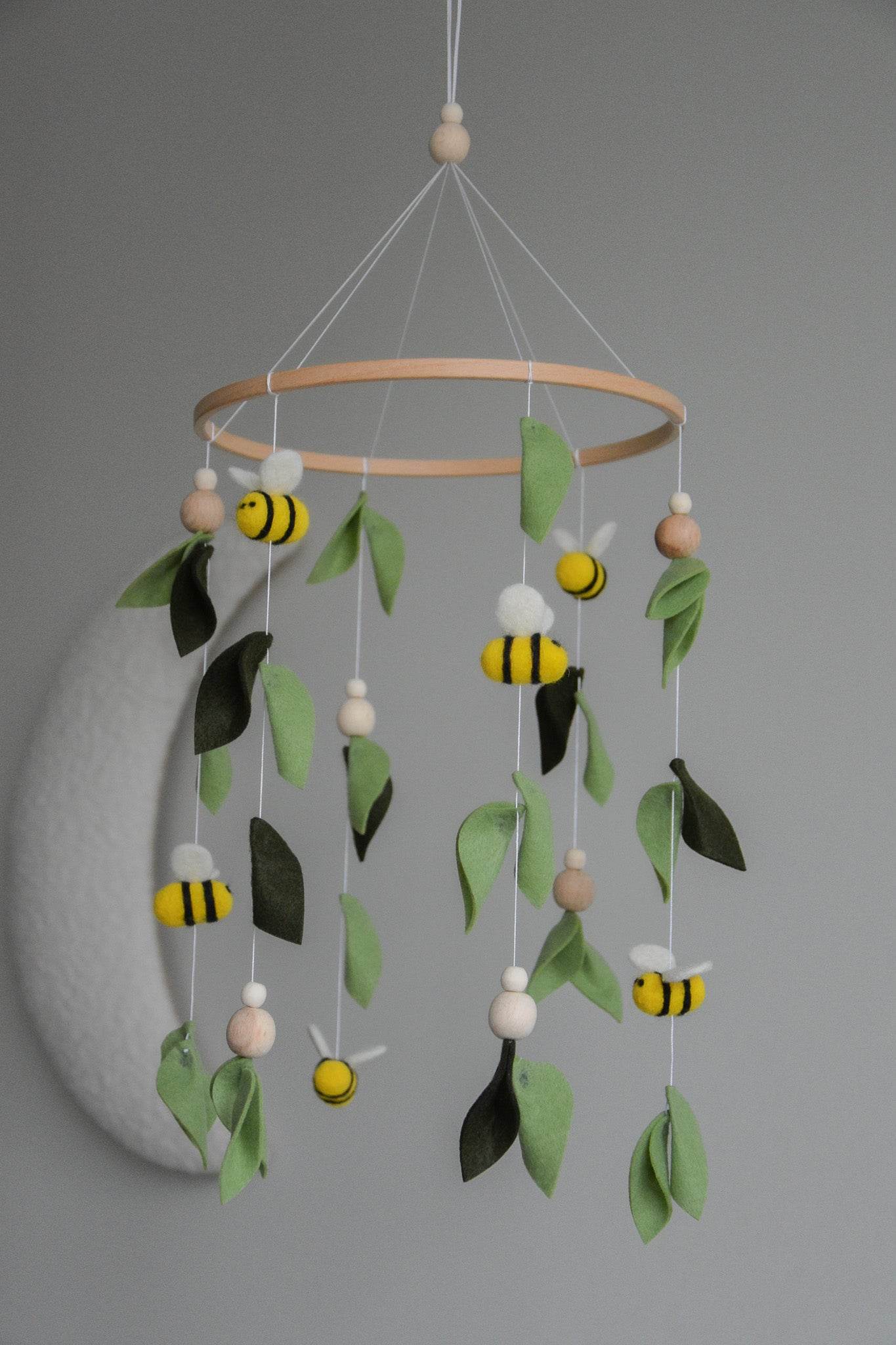 Floral-Themed Bees Baby crib Mobile - Minidreams Decor