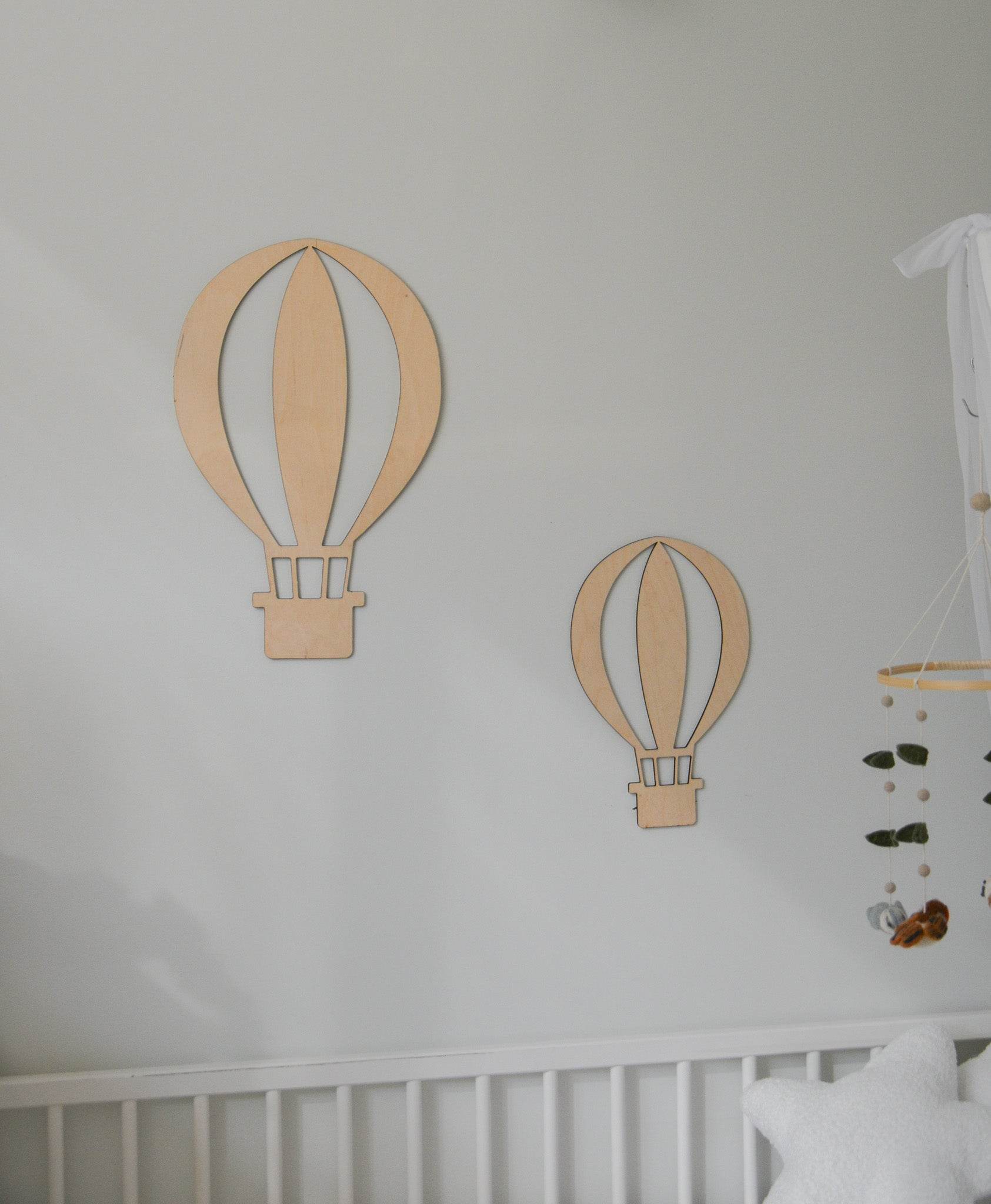 Wooden hot air balloon wall decor - Minidreams Decor