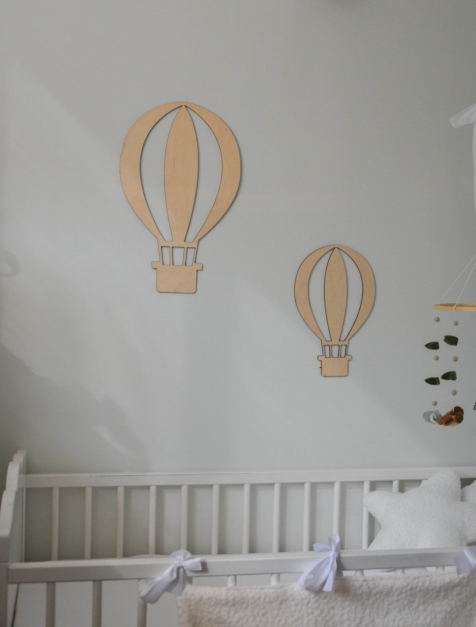 Wooden hot air balloon wall decor - Minidreams Decor