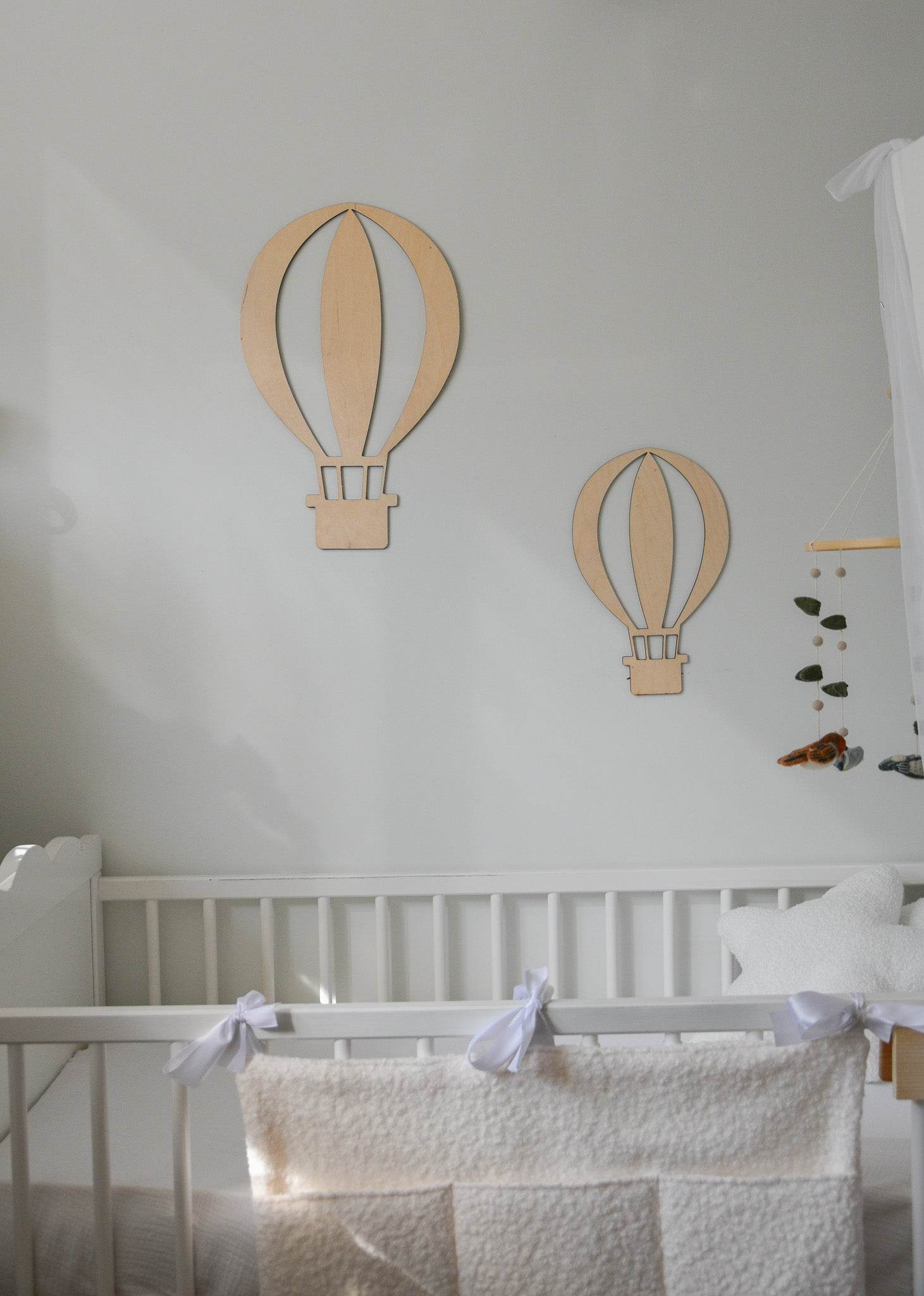 Wooden hot air balloon wall decor - Minidreams Decor