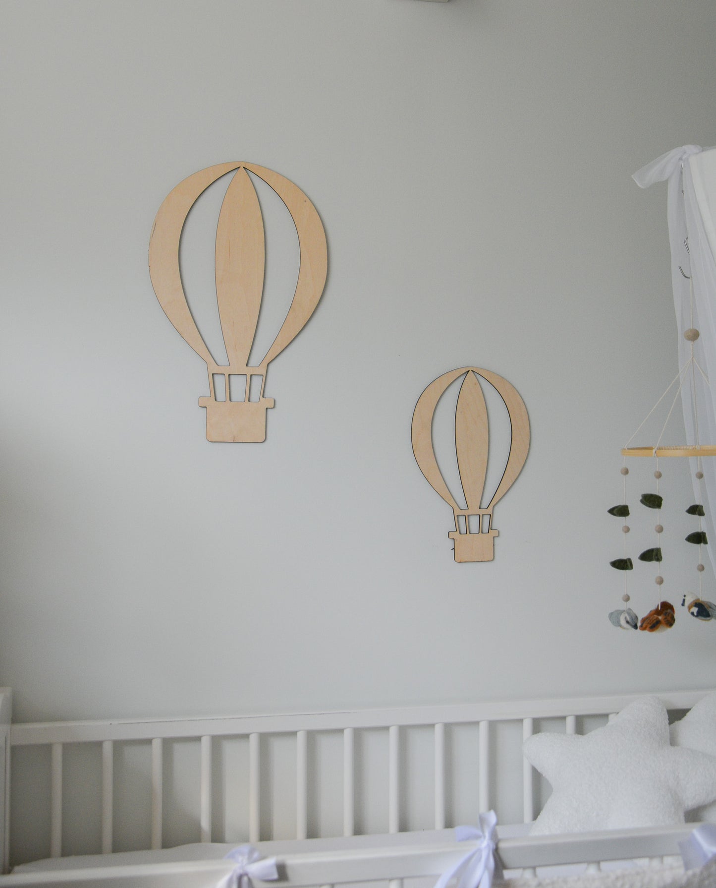 Wooden hot air balloon wall decor