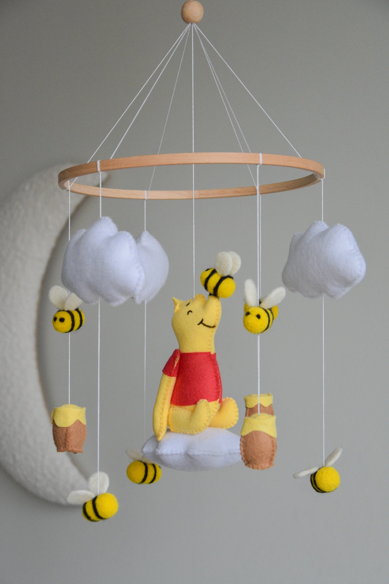 Winnie the Pooh-Themed Floral Baby crib Mobile