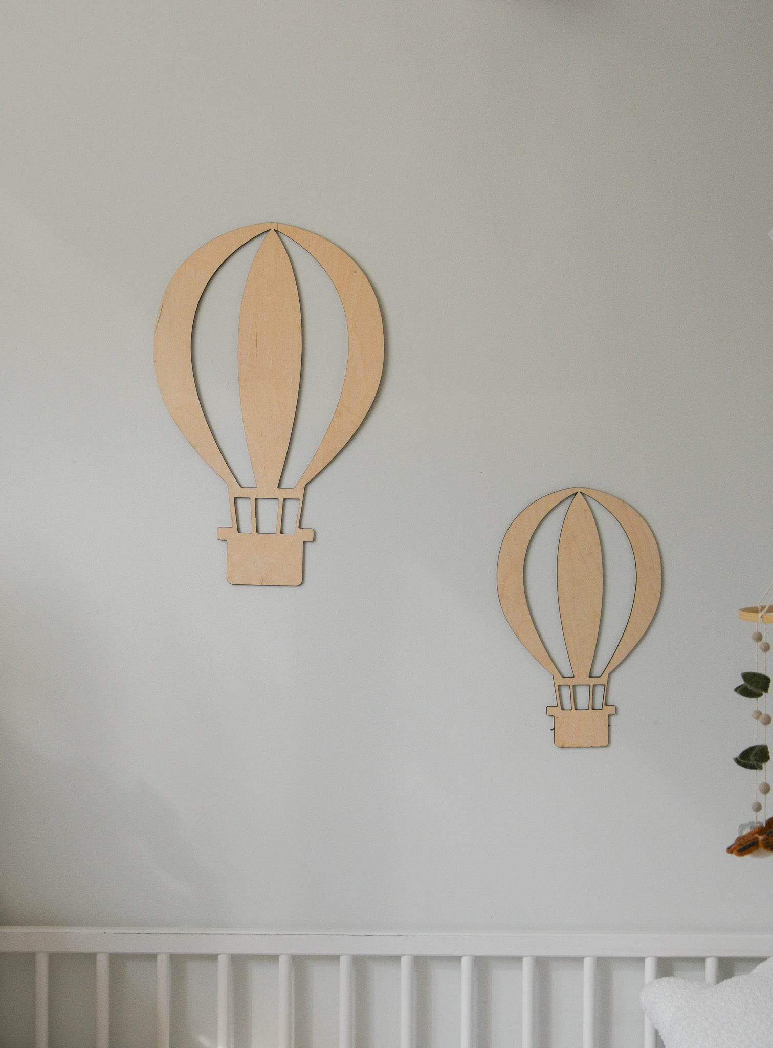 Wooden hot air balloon wall decor - Minidreams Decor