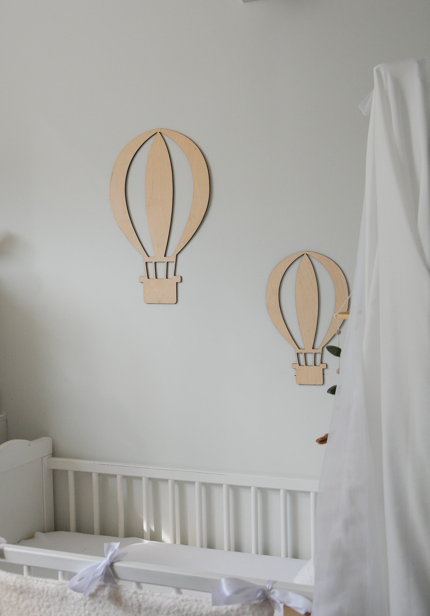 Wooden hot air balloon wall decor