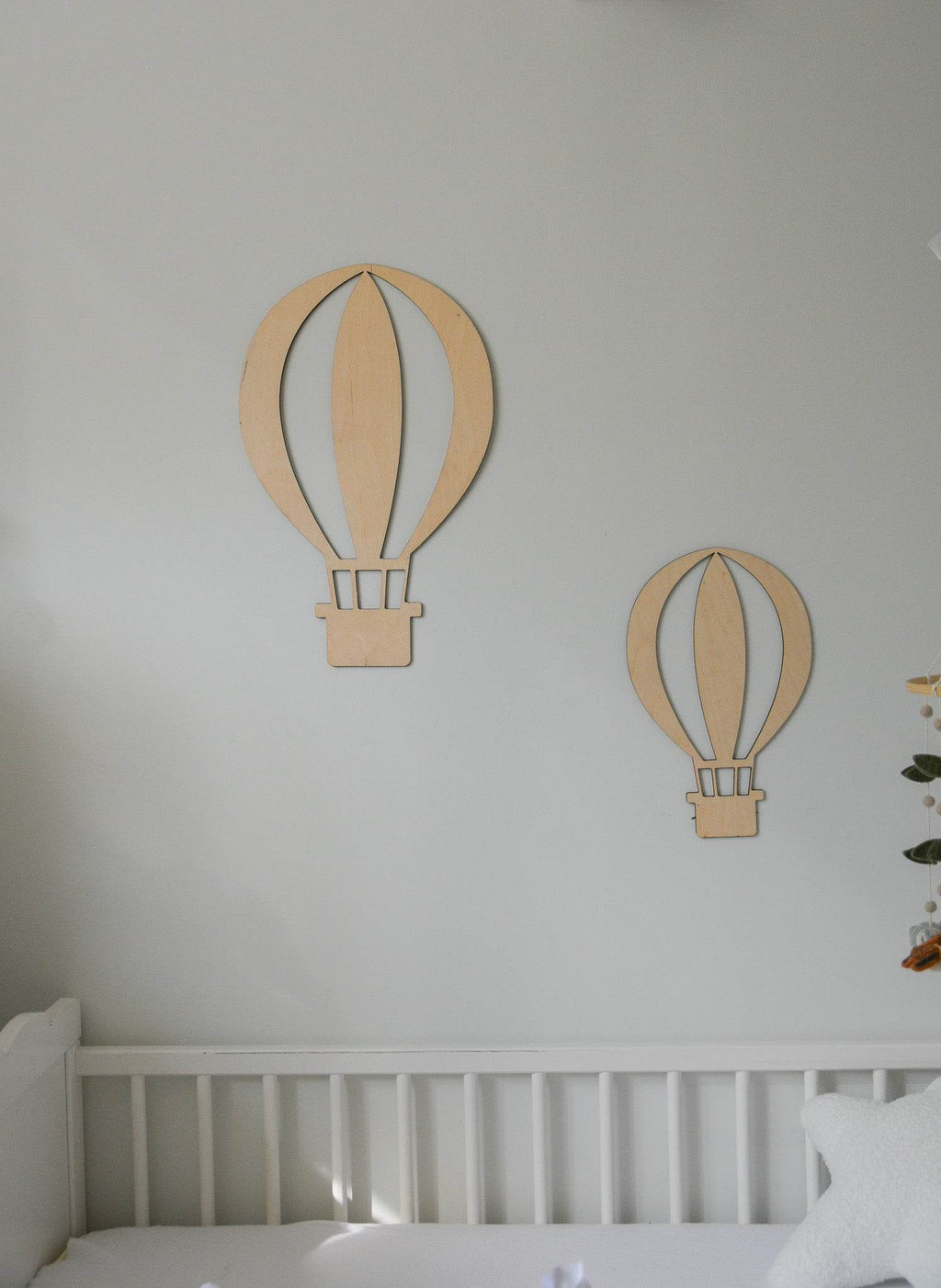 Wooden hot air balloon wall decor - Minidreams Decor