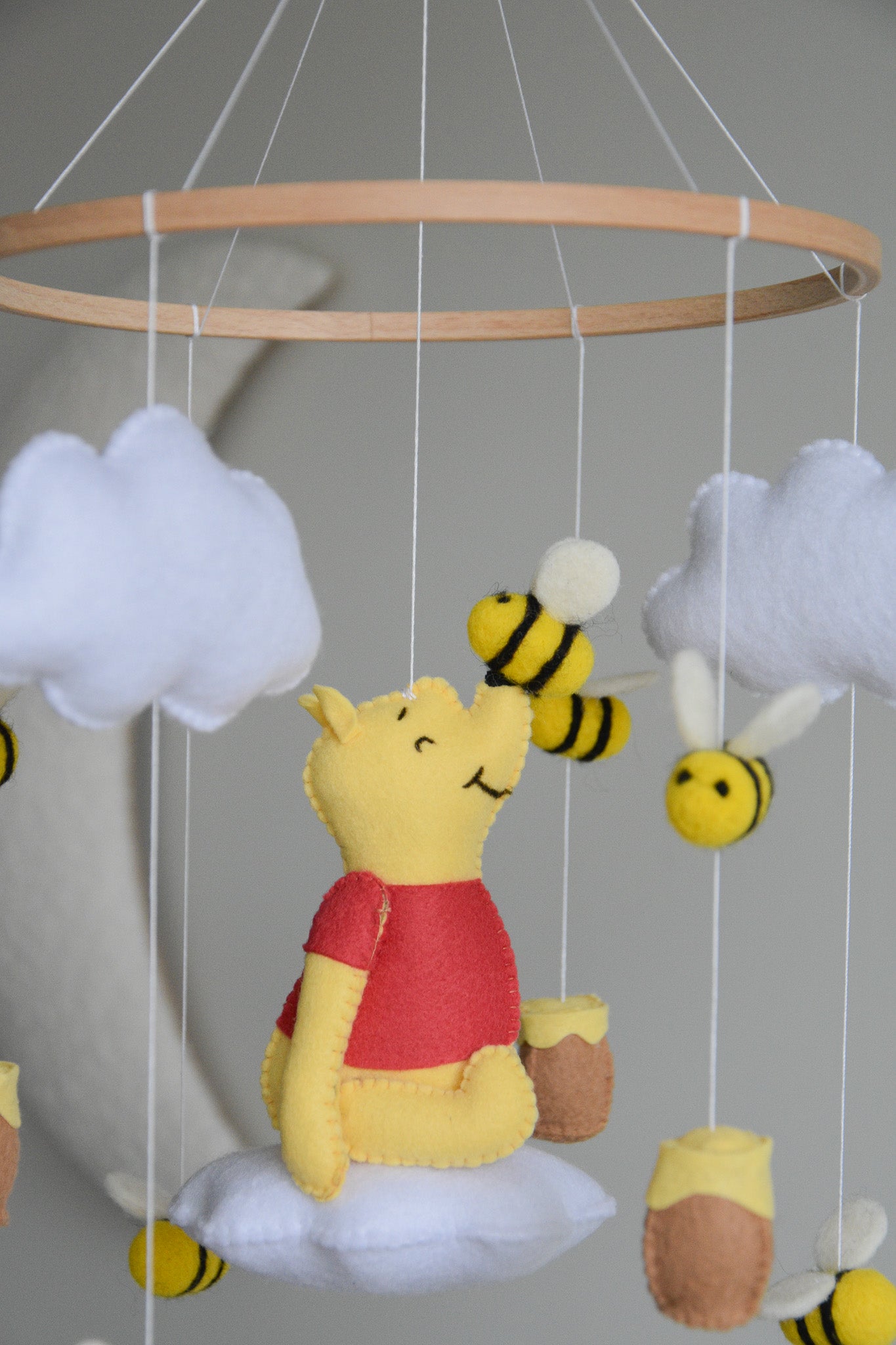 Winnie the Pooh-Themed Floral Baby crib Mobile