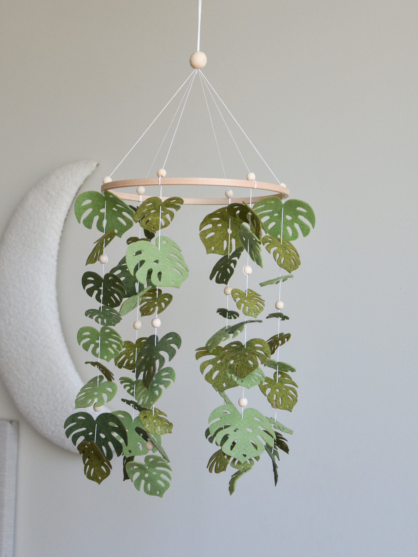 Monstera leaves baby mobile