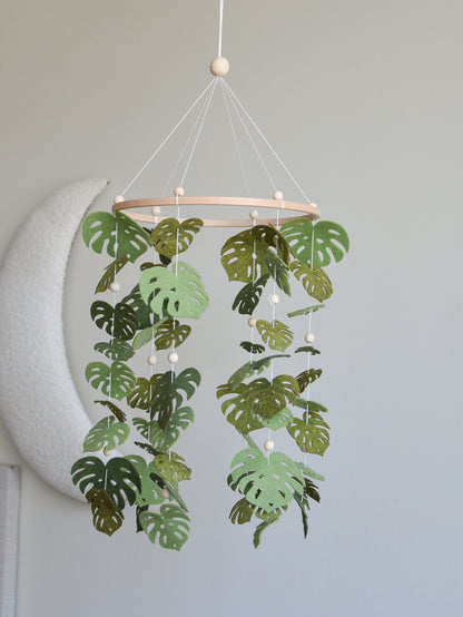 Monstera leaves baby mobile